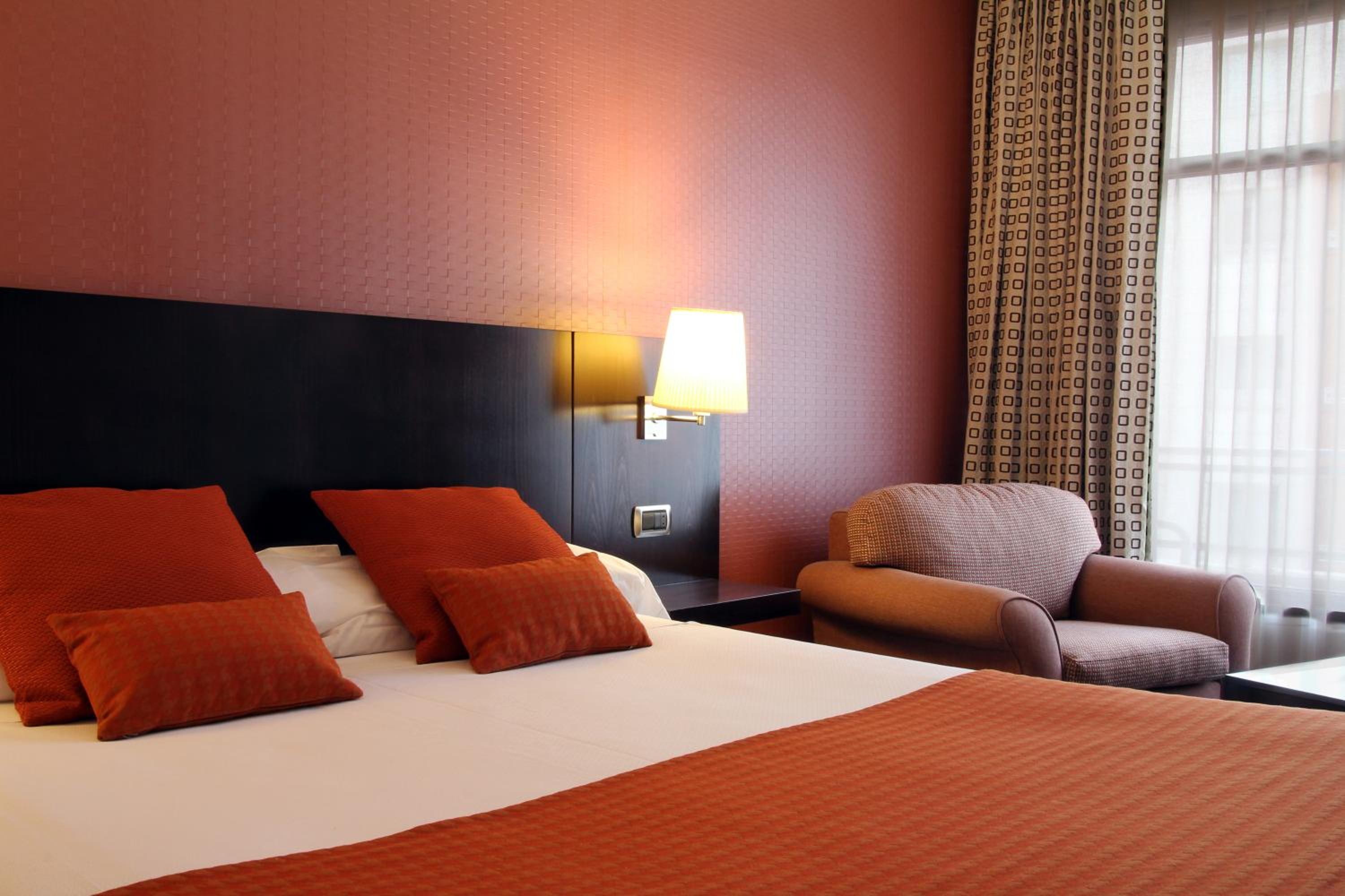 Superior Double Room with Balcony - Photo 7