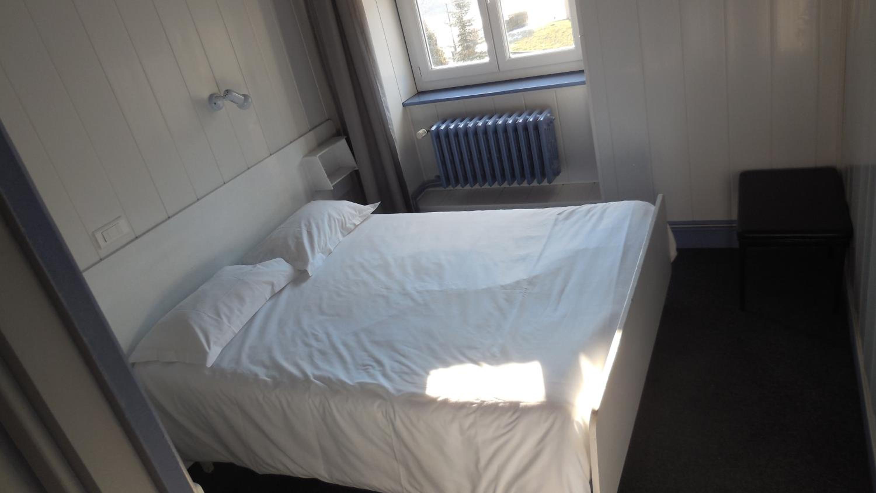 Double Room with Shower - Photo 11