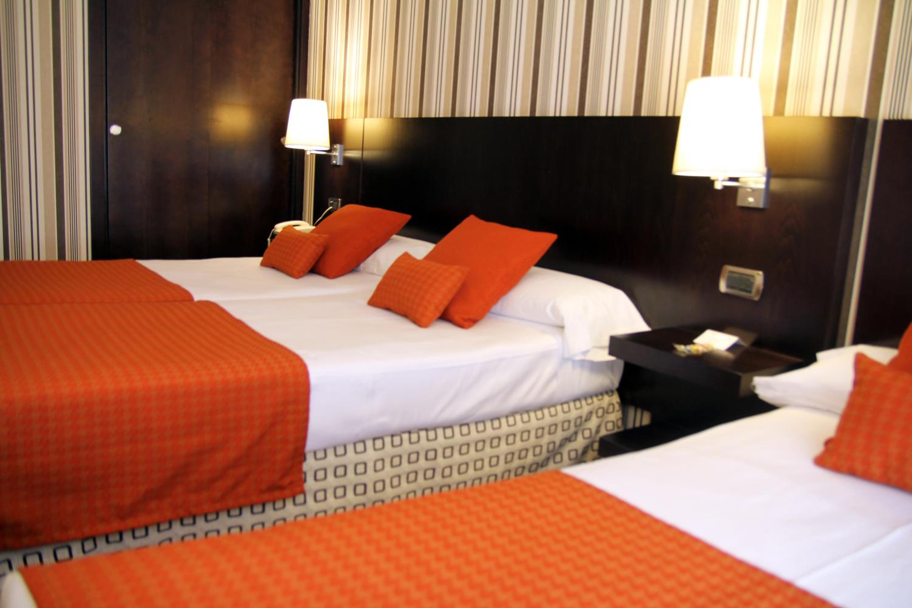 Classic Triple Room - Photo 6