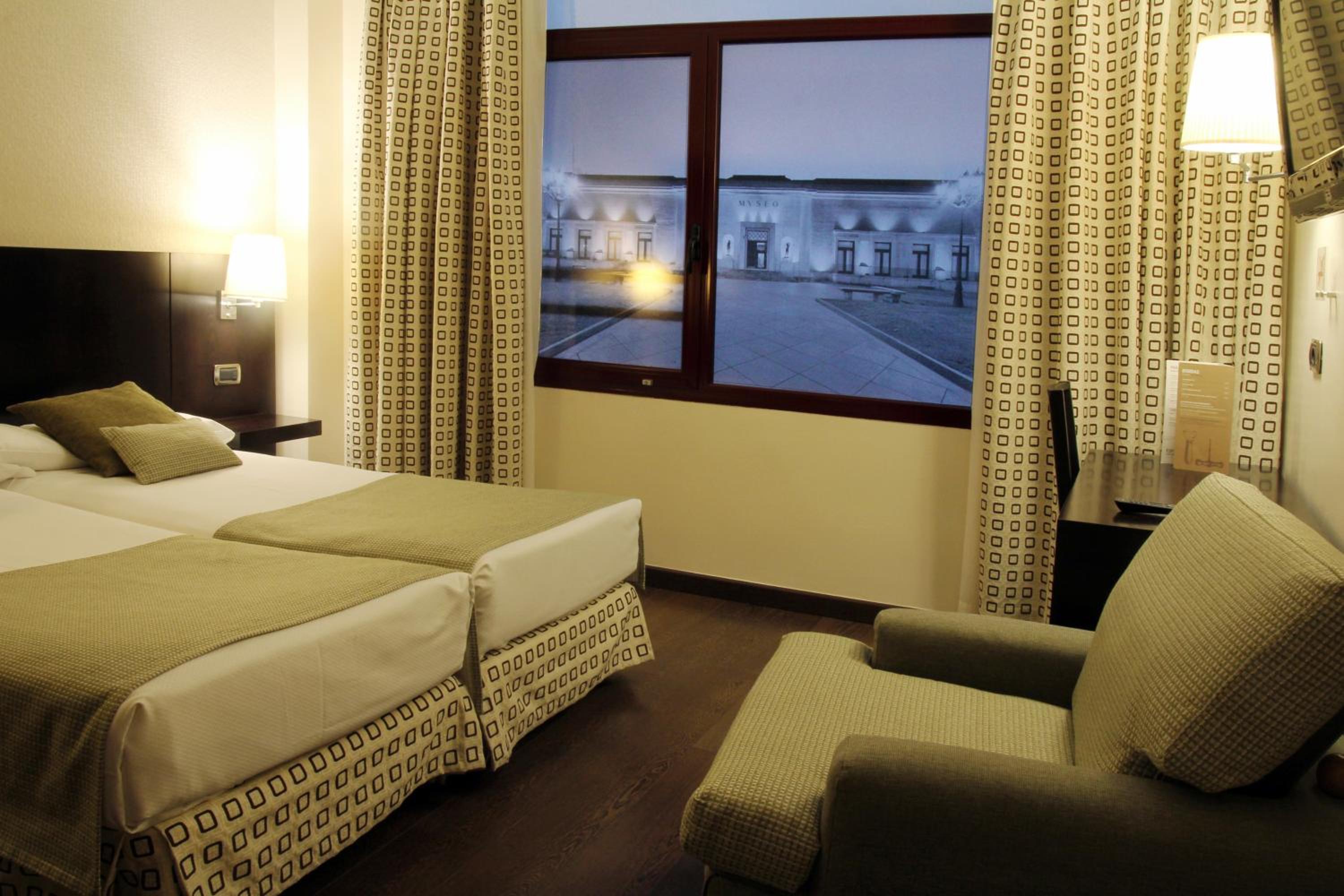 Interior twin room - Photo 1
