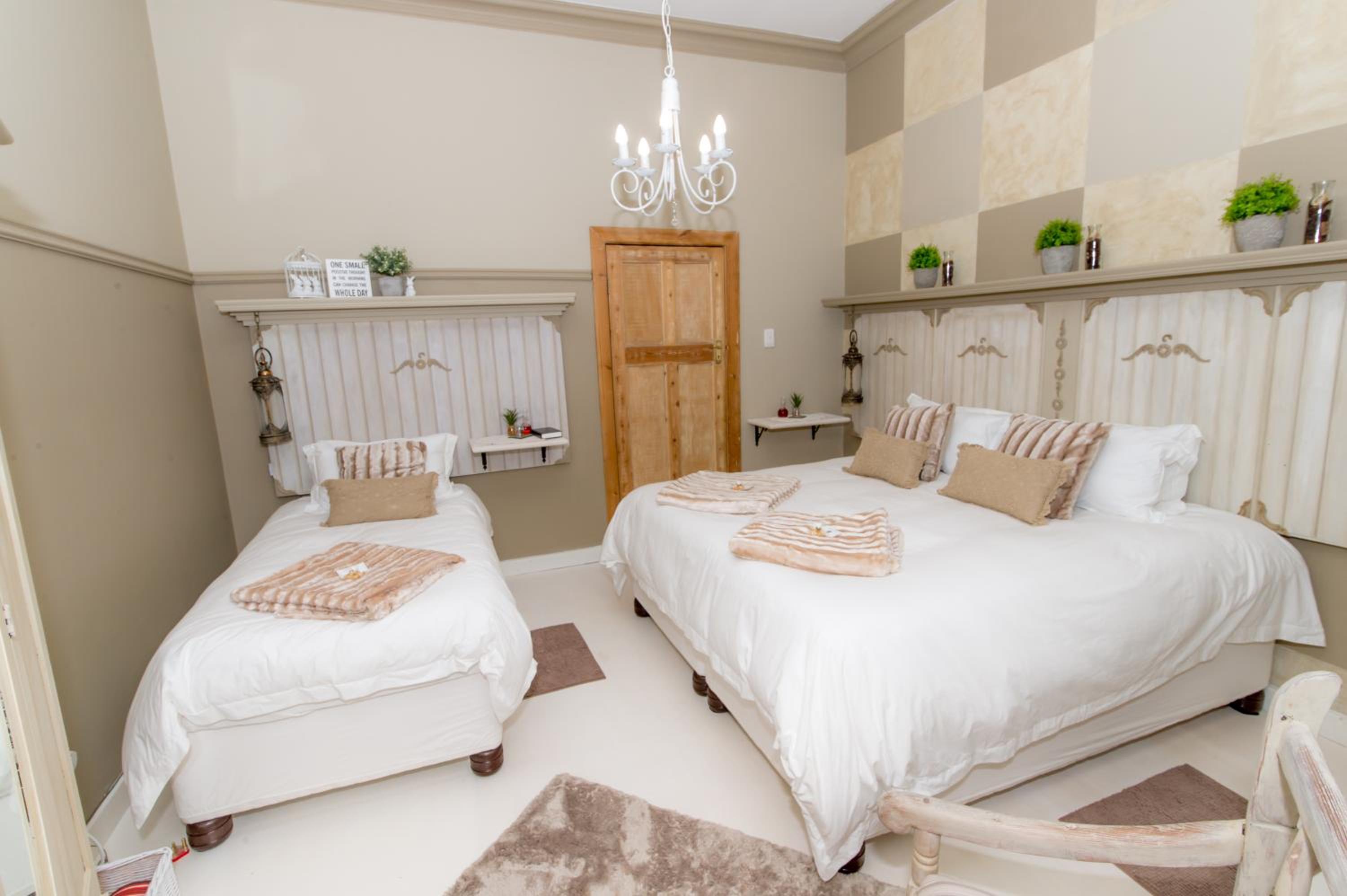 Family Room With Garden View photo 3