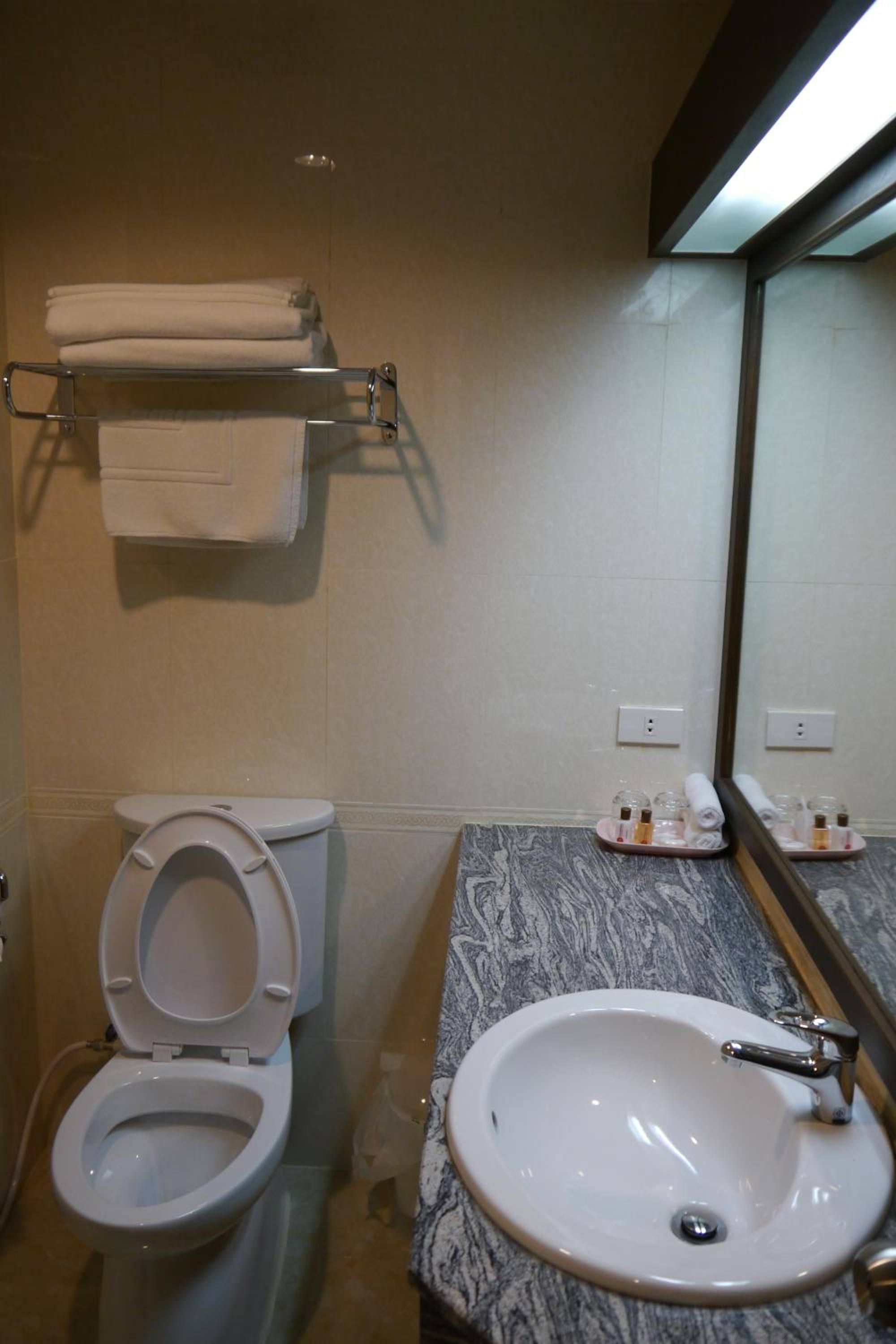 Standard Double or Twin Room photo 2
