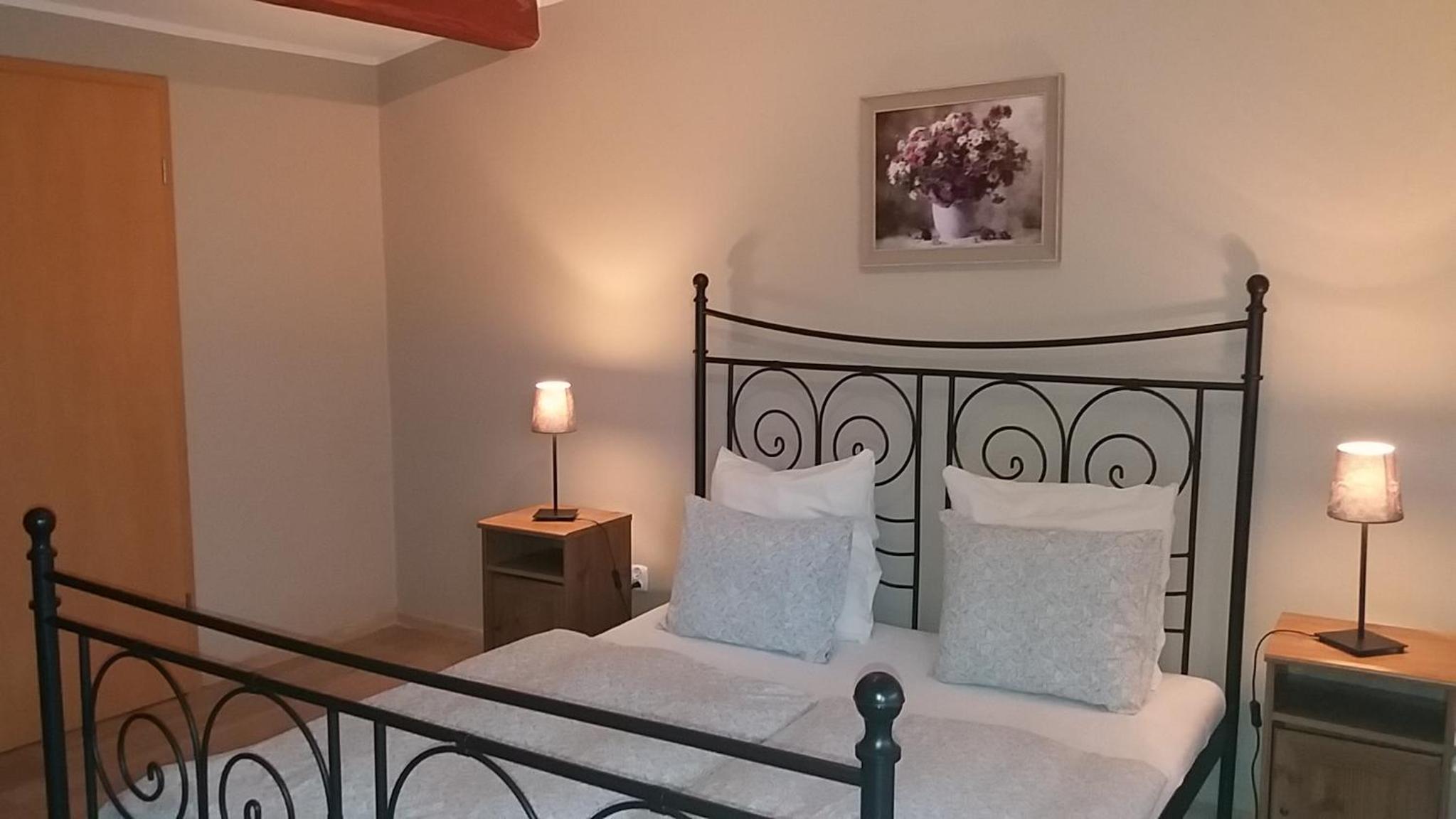 Double or Twin Room with Balcony - Photo 23