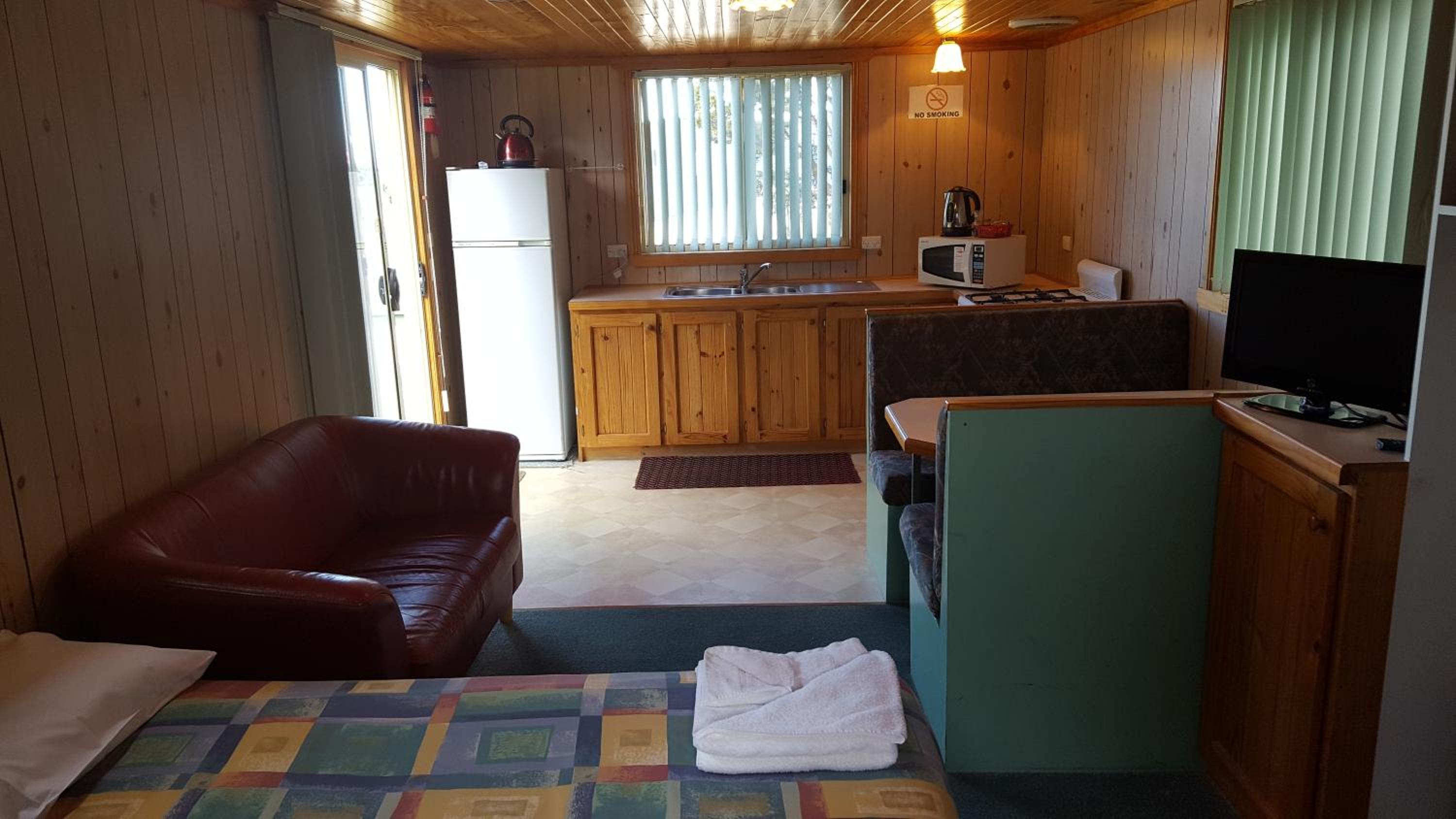 Budget Cabin Studio