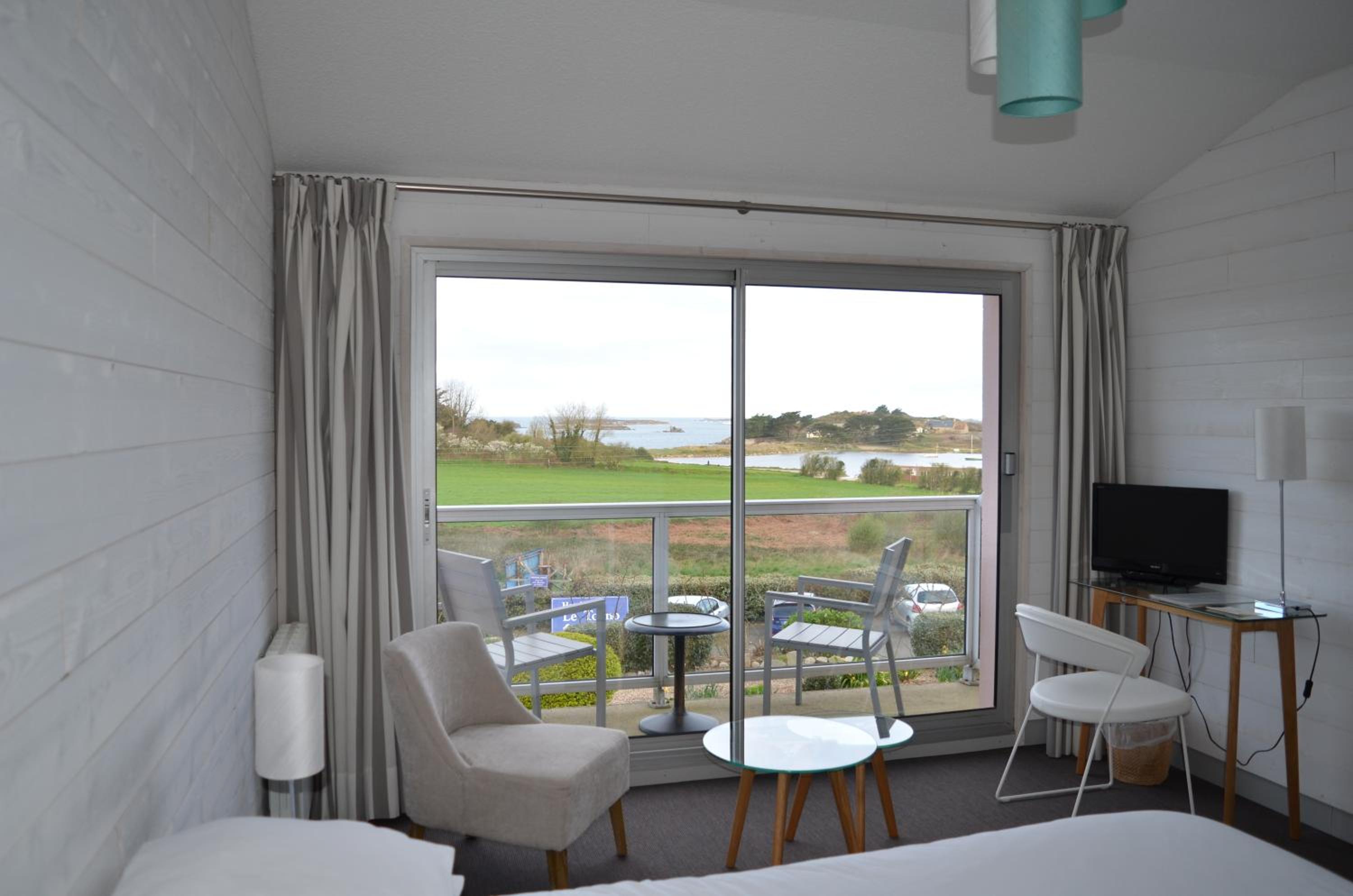 Tradition Double Room  with Sea View and balcony photo 2