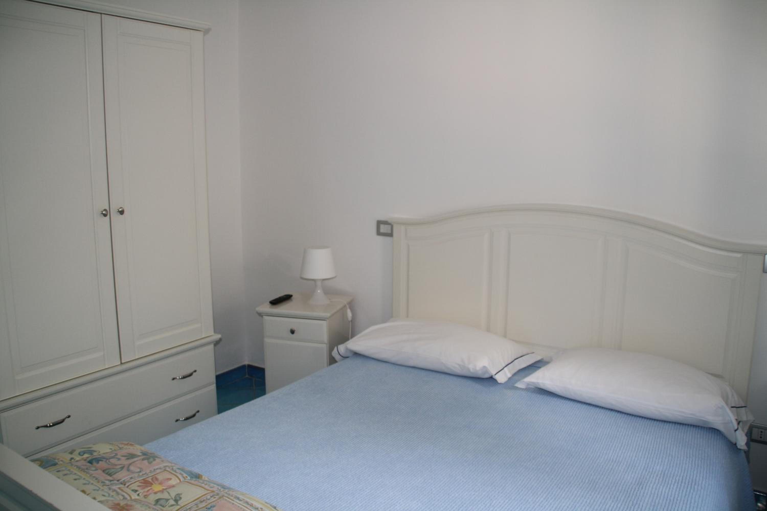 One-Bedroom Apartment with Sea View - Photo 8