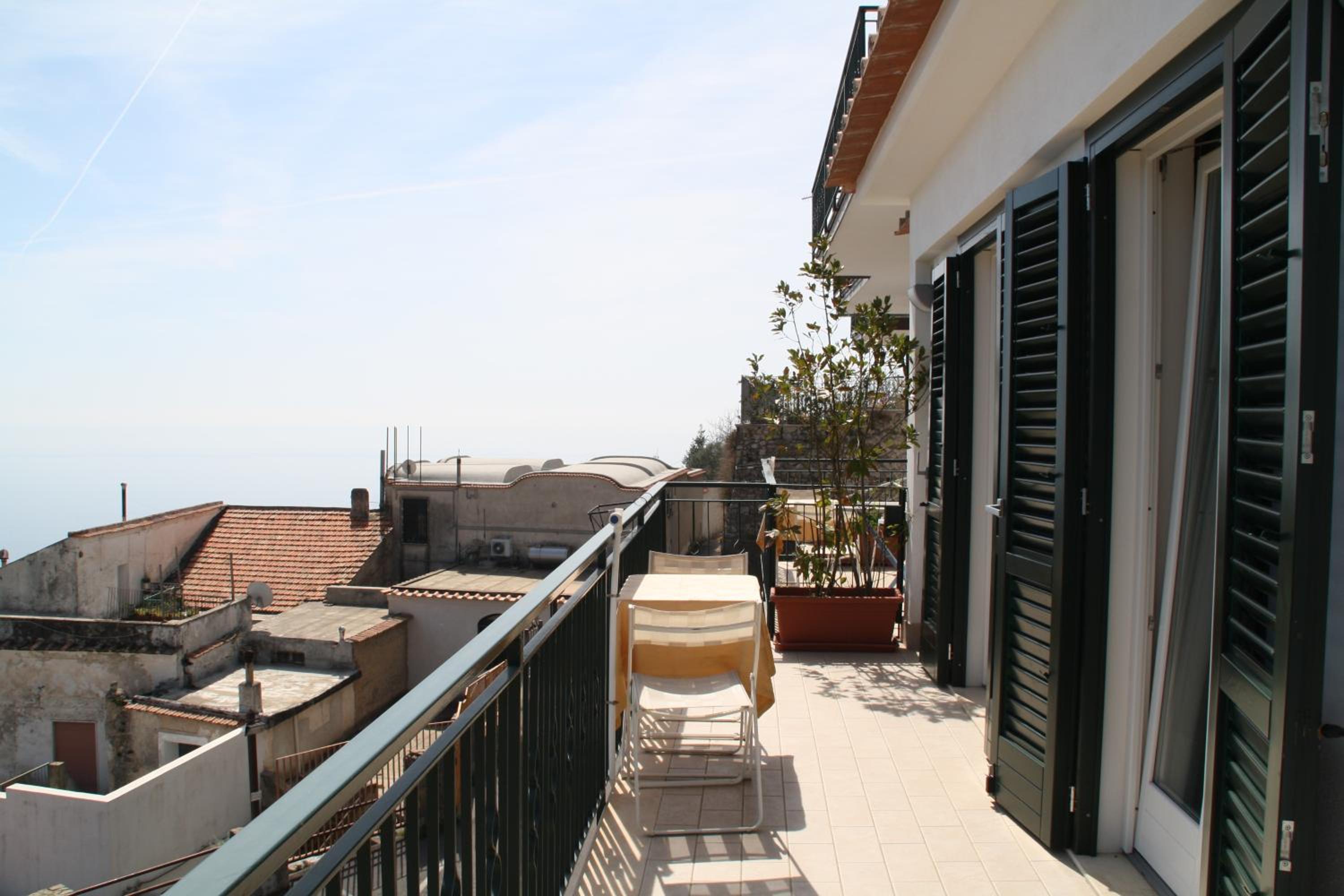 One-Bedroom Apartment with Sea View - Photo 7