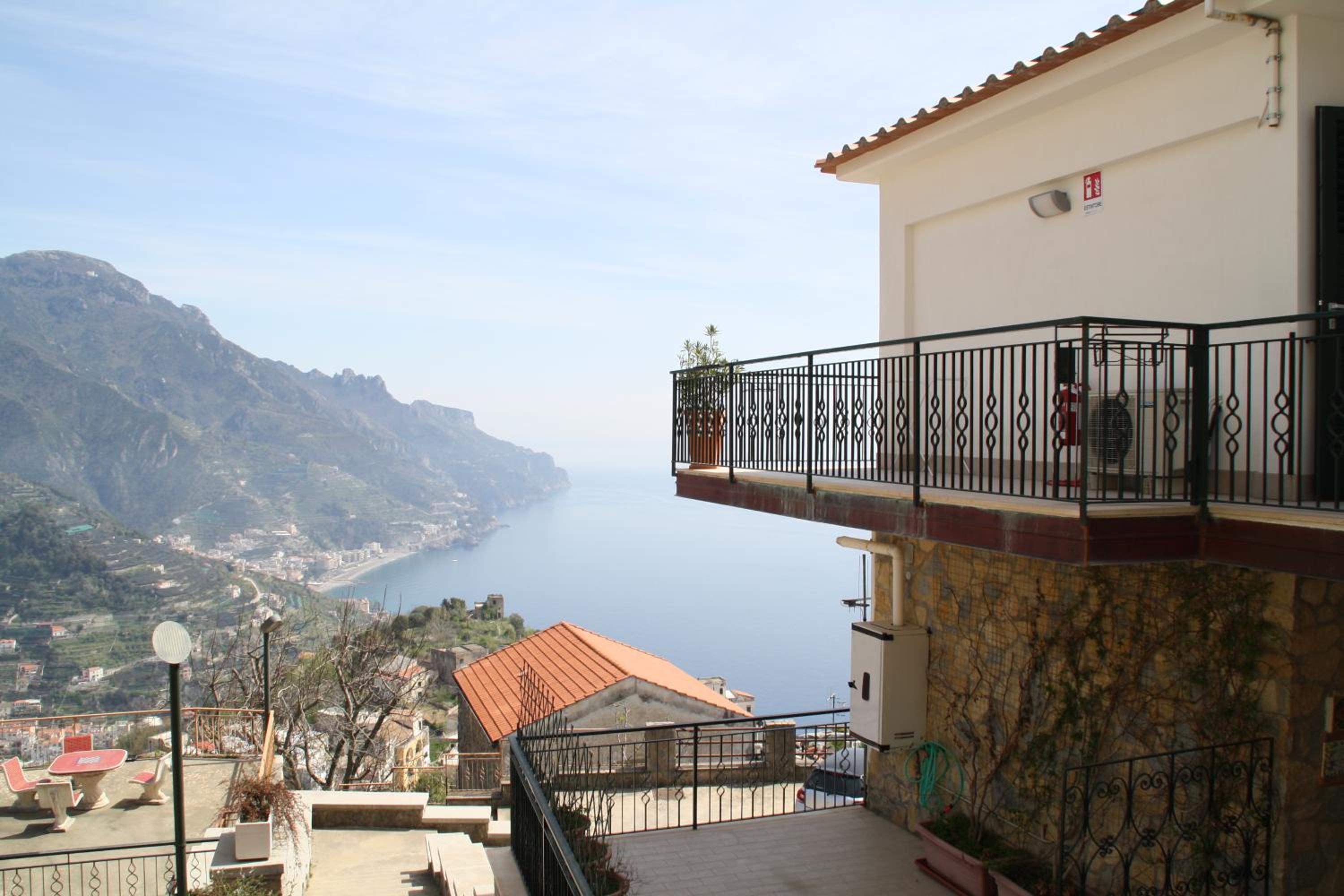 One-Bedroom Apartment with Sea View - Photo 6