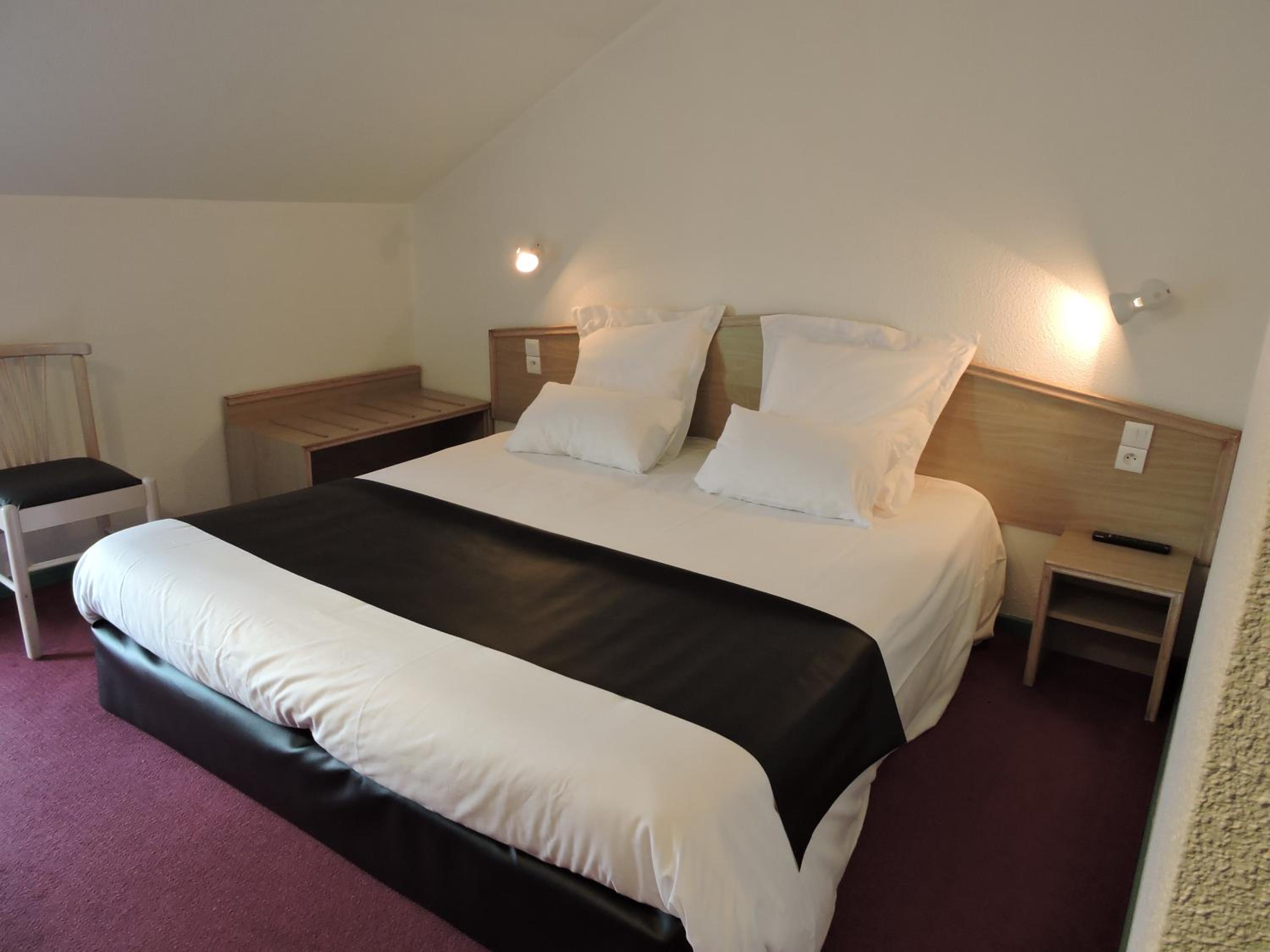 Standard Double Room - Photo 5