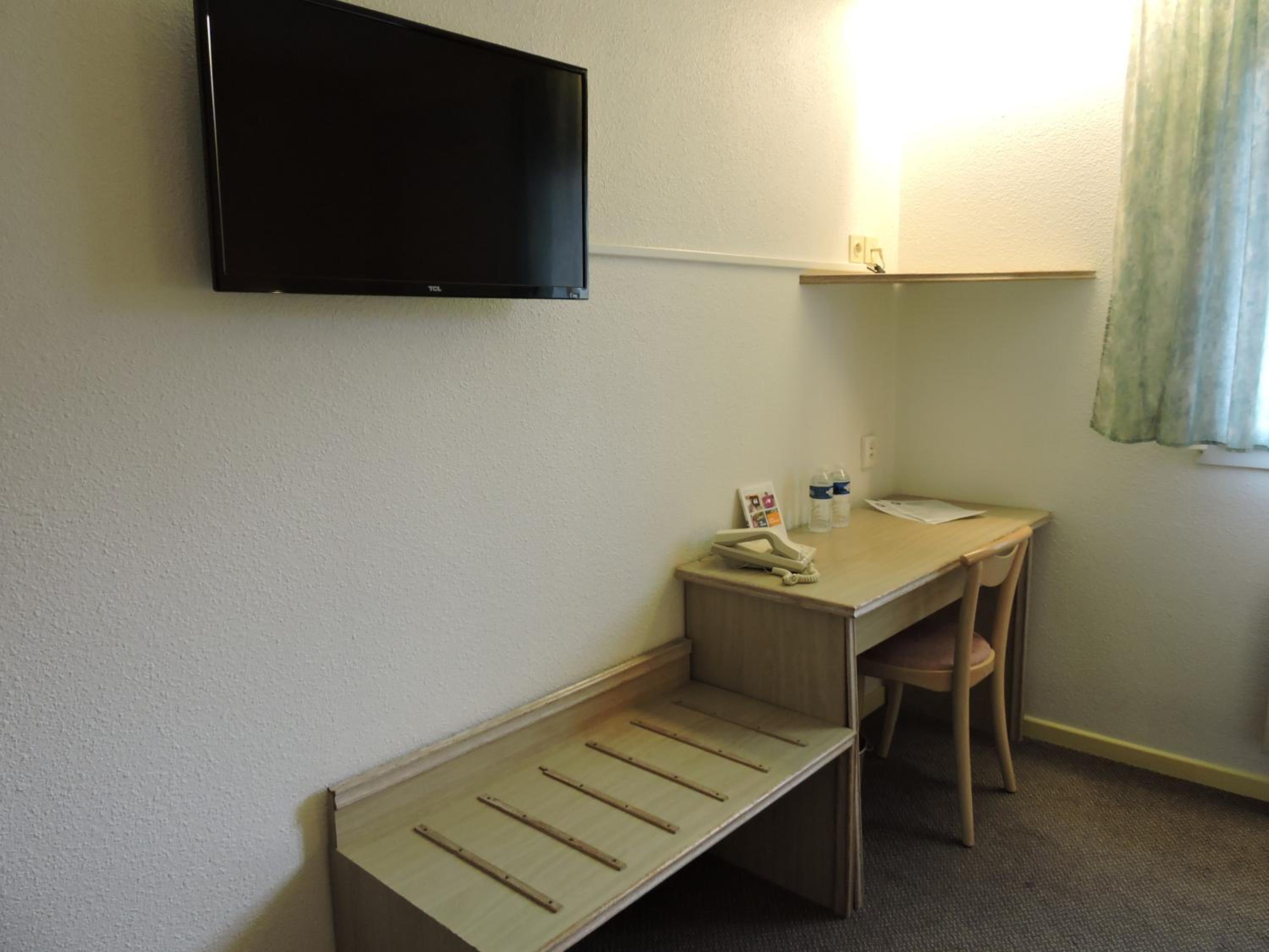 Standard Twin Room - Photo 5