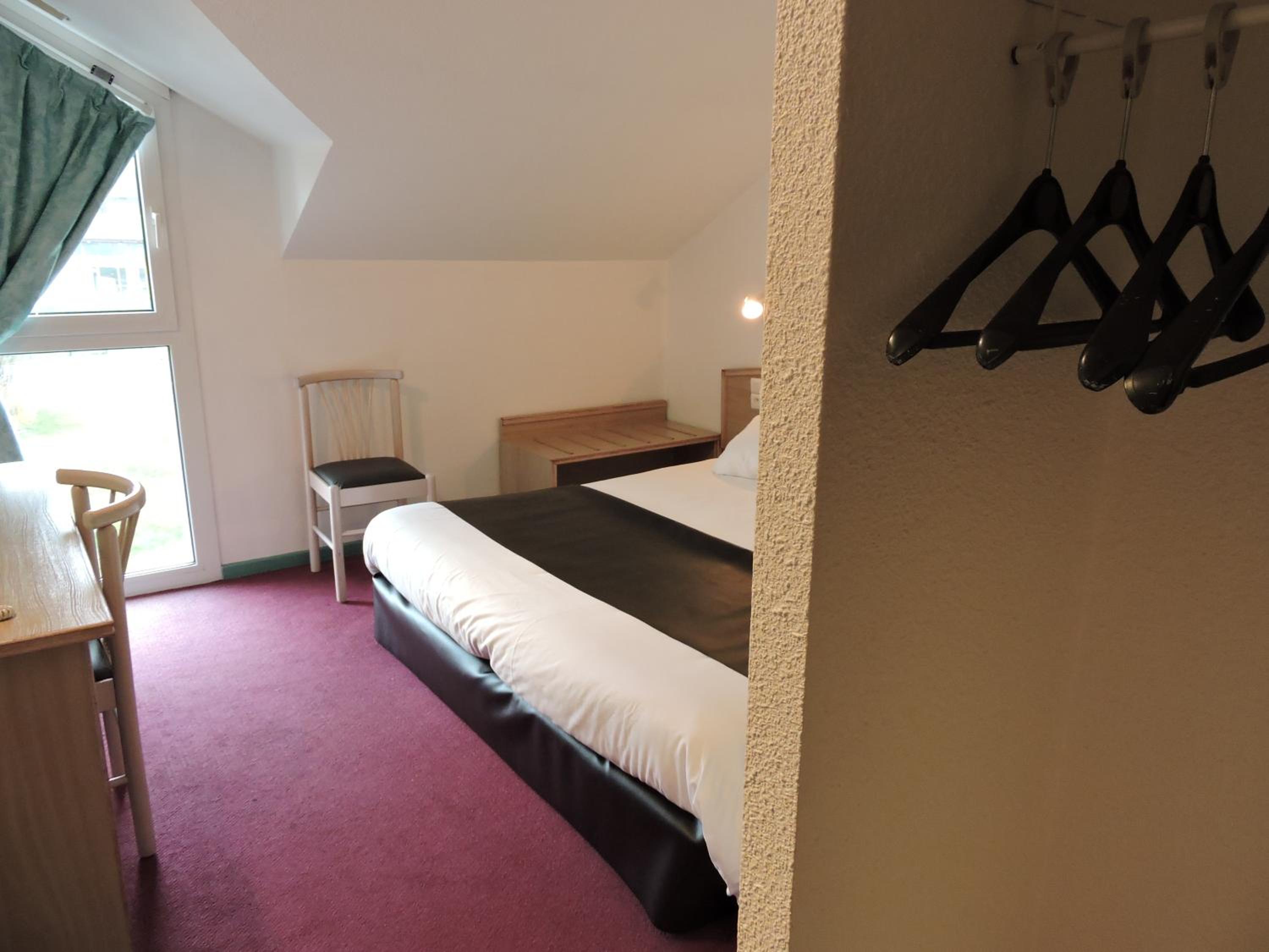 Standard Double Room - Photo 4