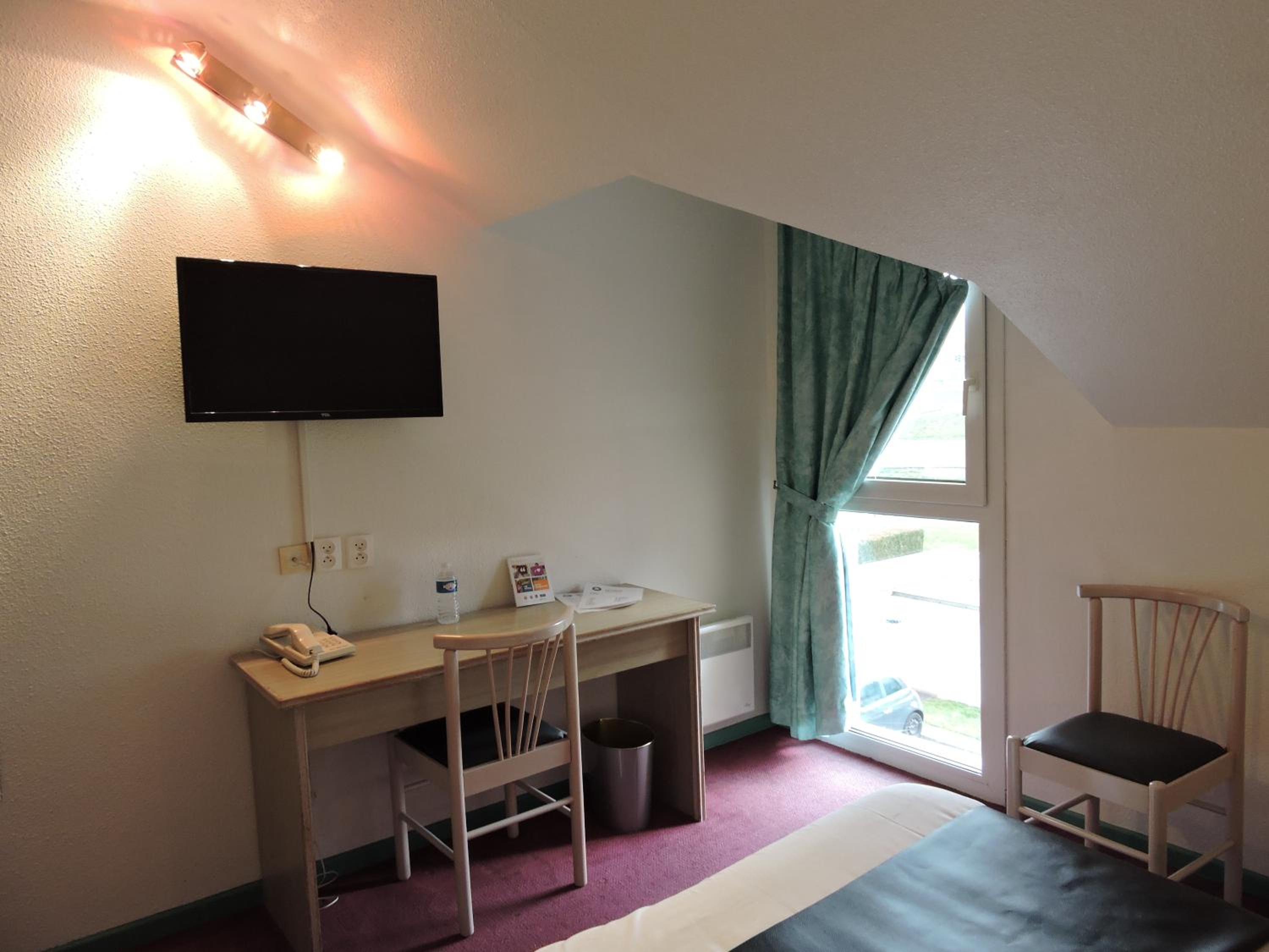 Standard Double Room - Photo 3