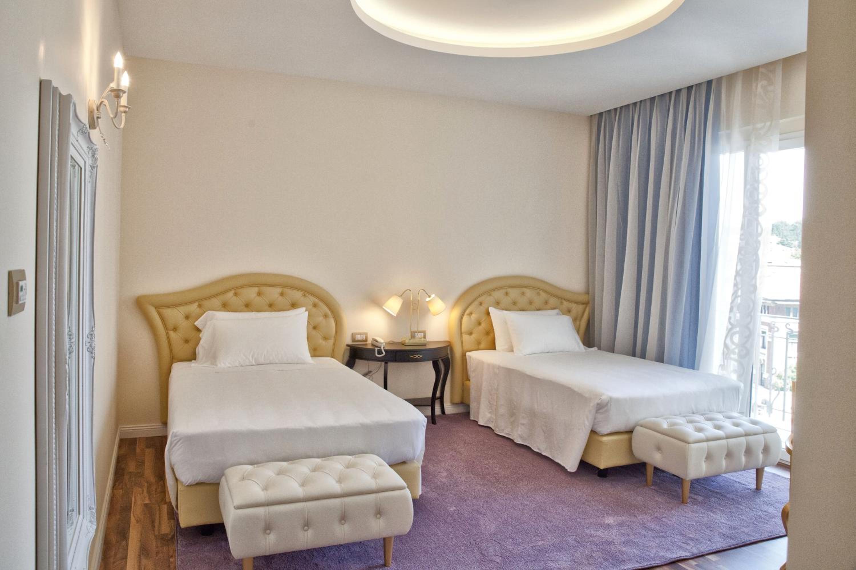 Family Room with Spa access - Photo 3