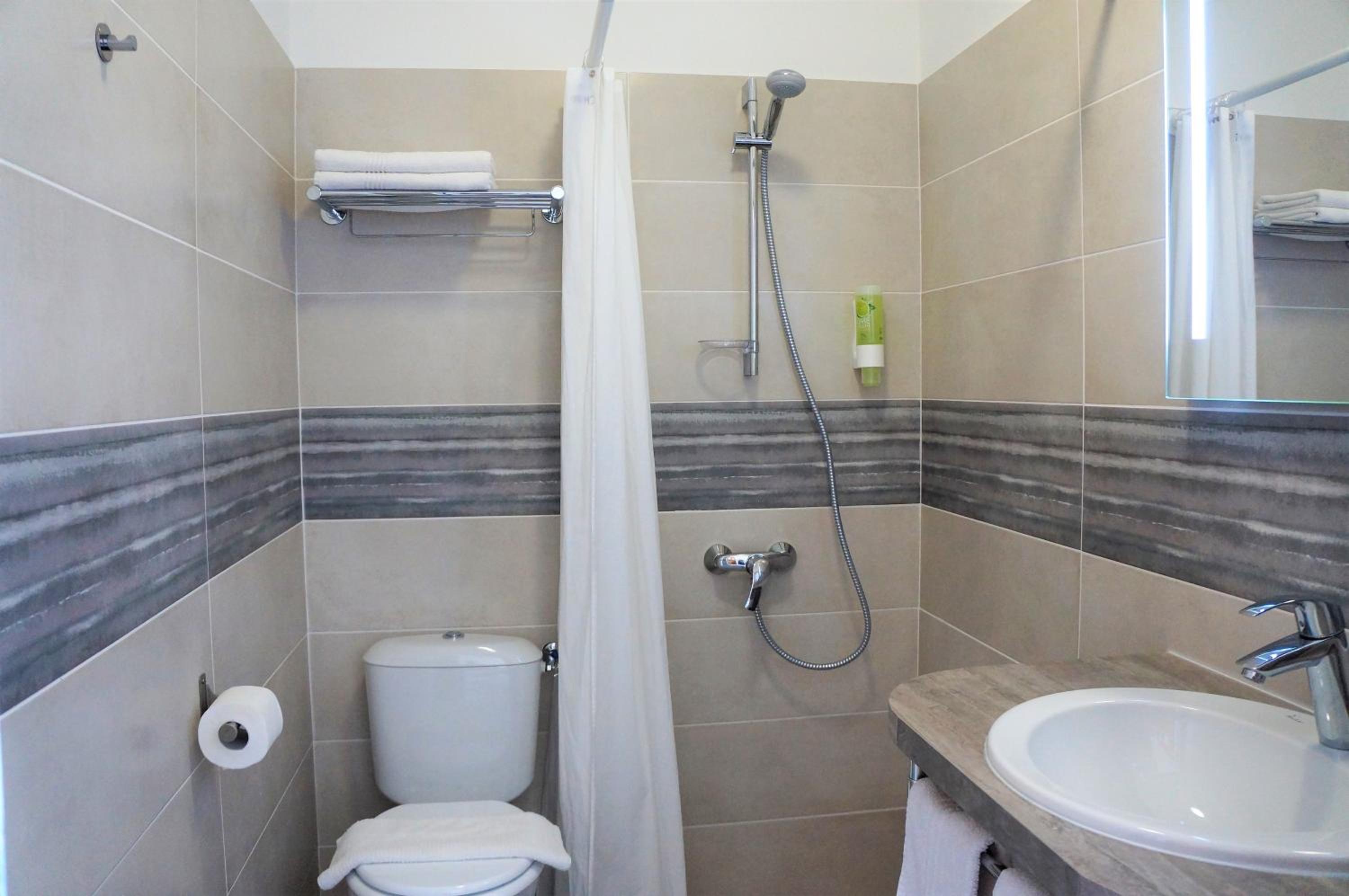 Standard Double Room photo 2