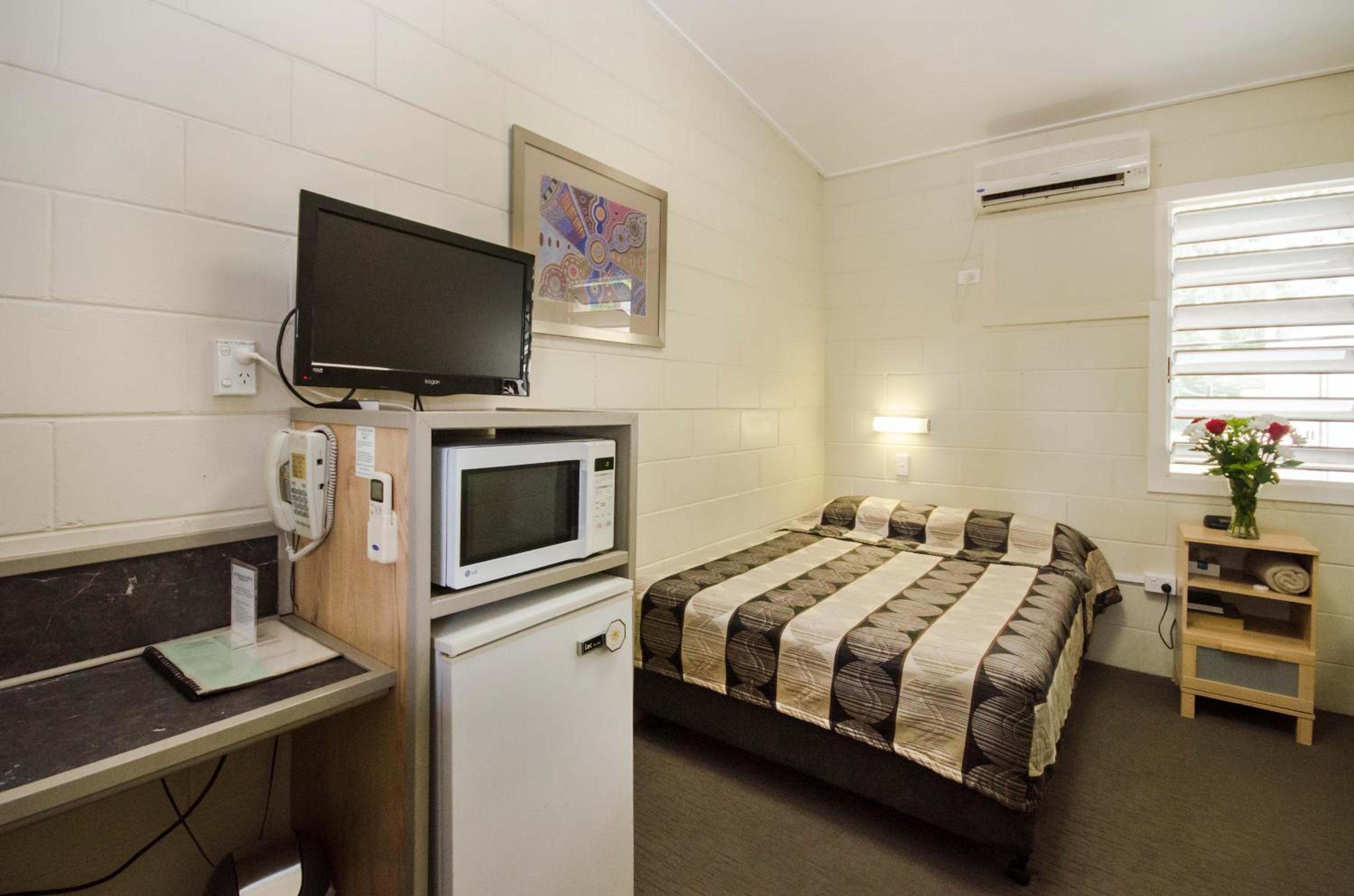 Budget Double Room photo 3