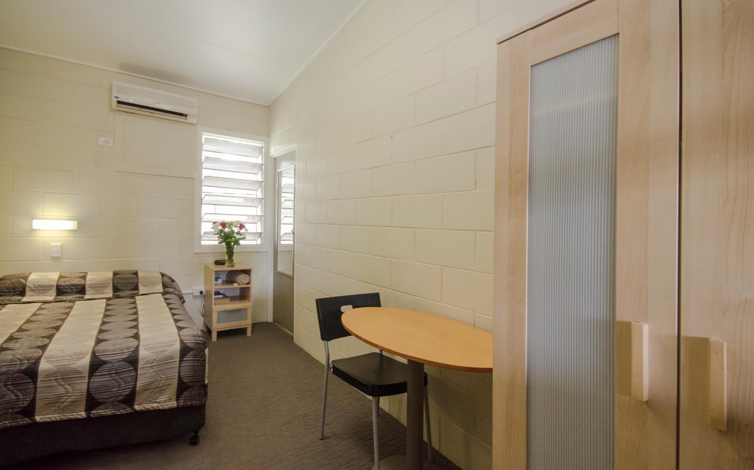 Budget Double Room photo 2
