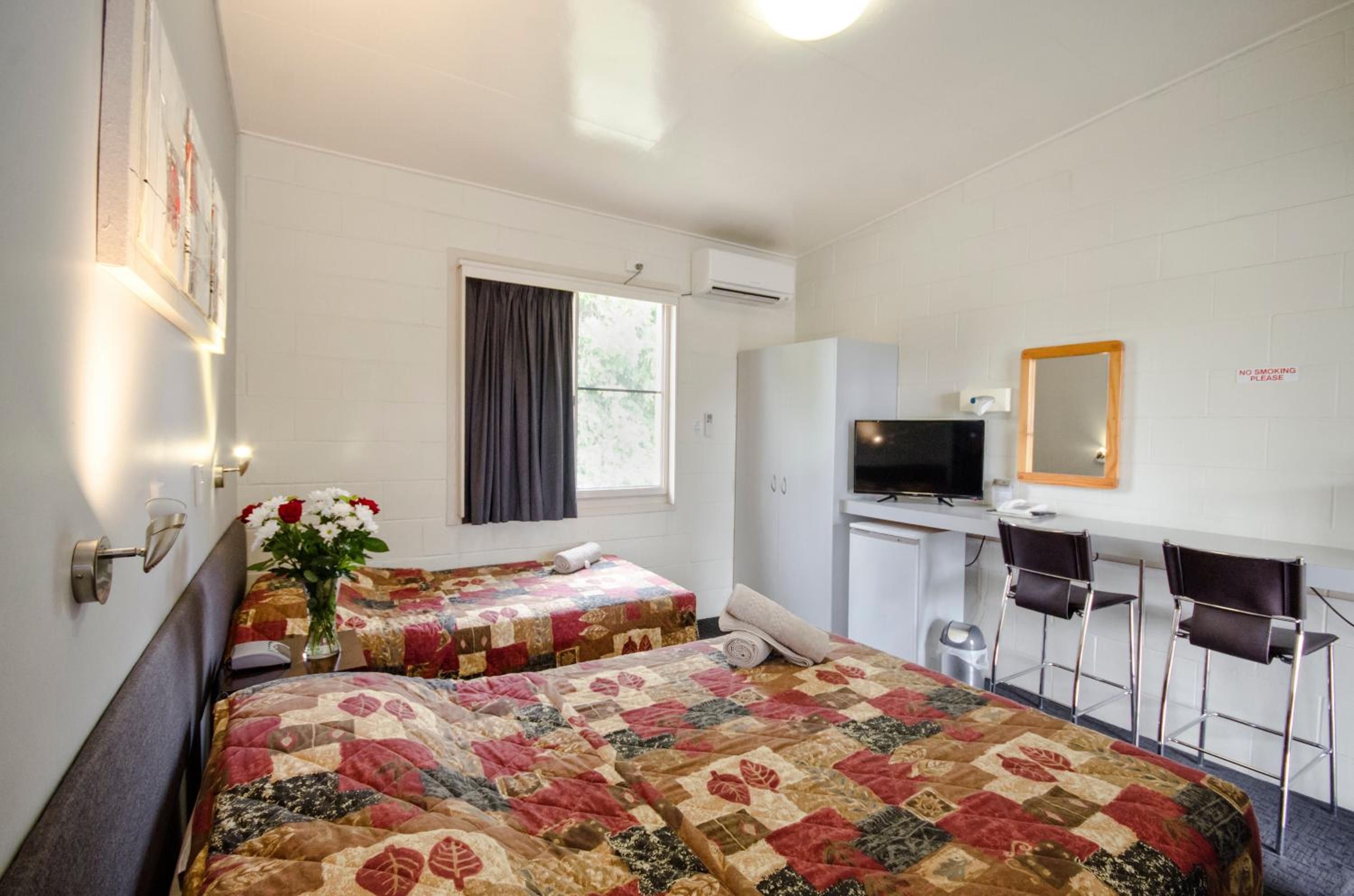 Standard Queen or Twin Room photo 3