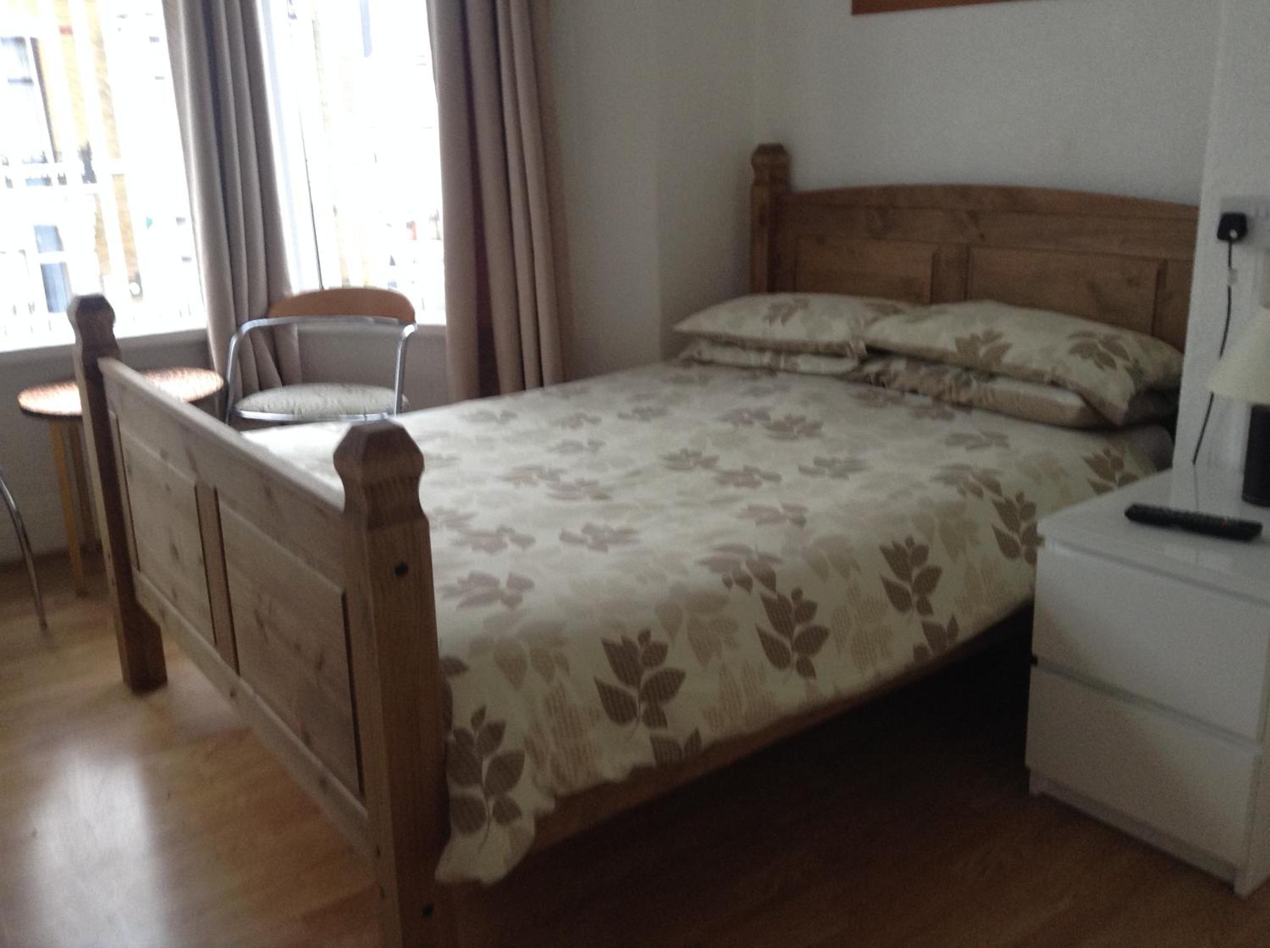 Double Room - Photo 7