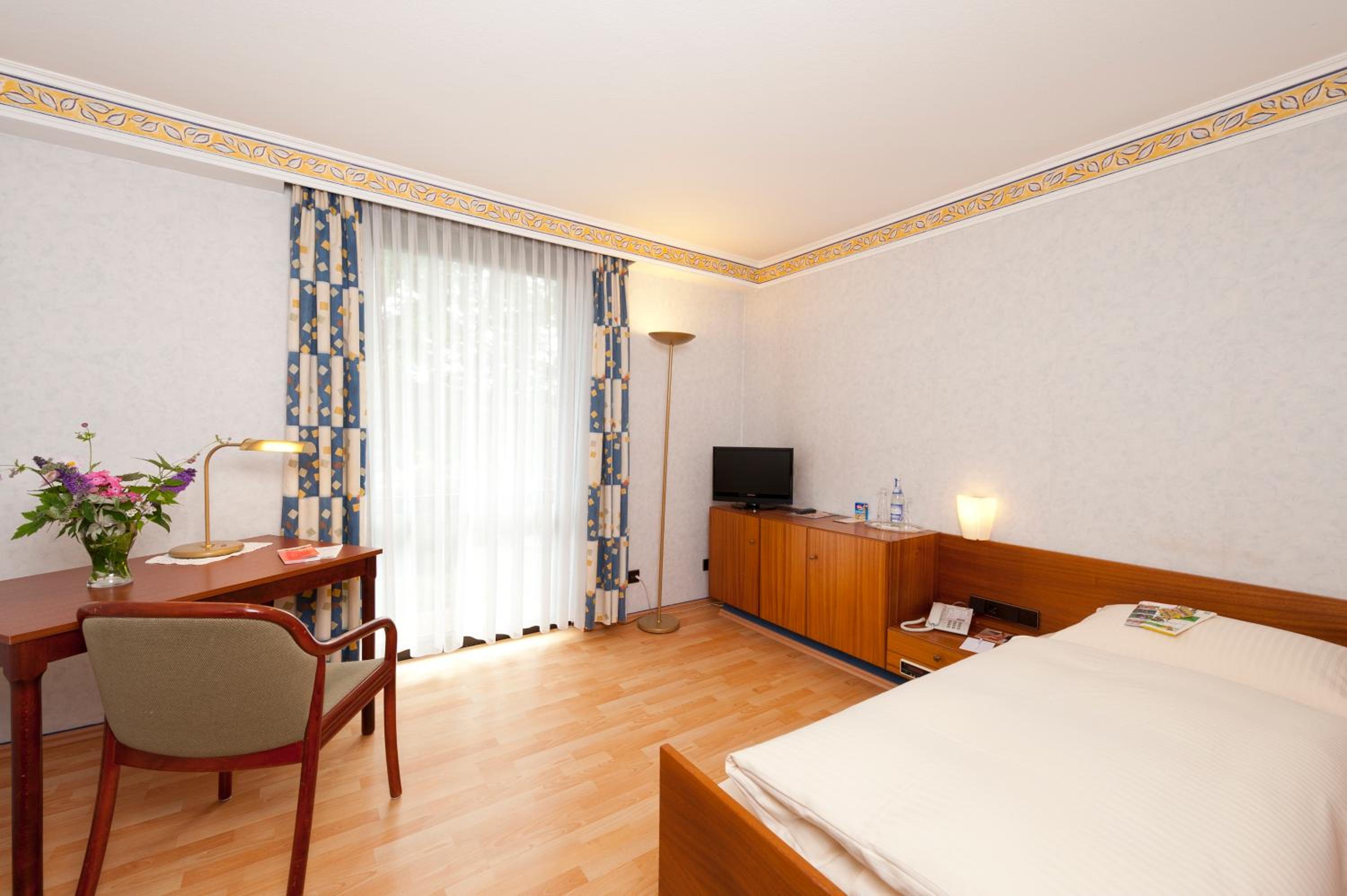 Standard Double Room - Photo 3