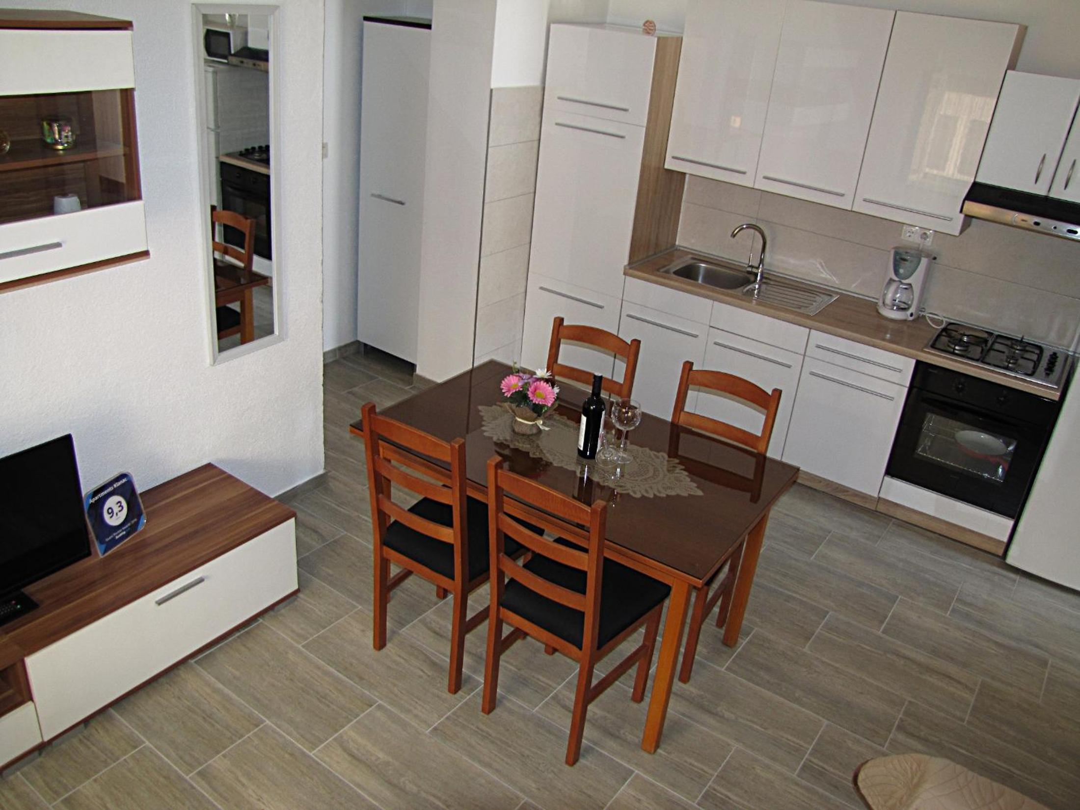 Two-Bedroom Apartment - Photo 7