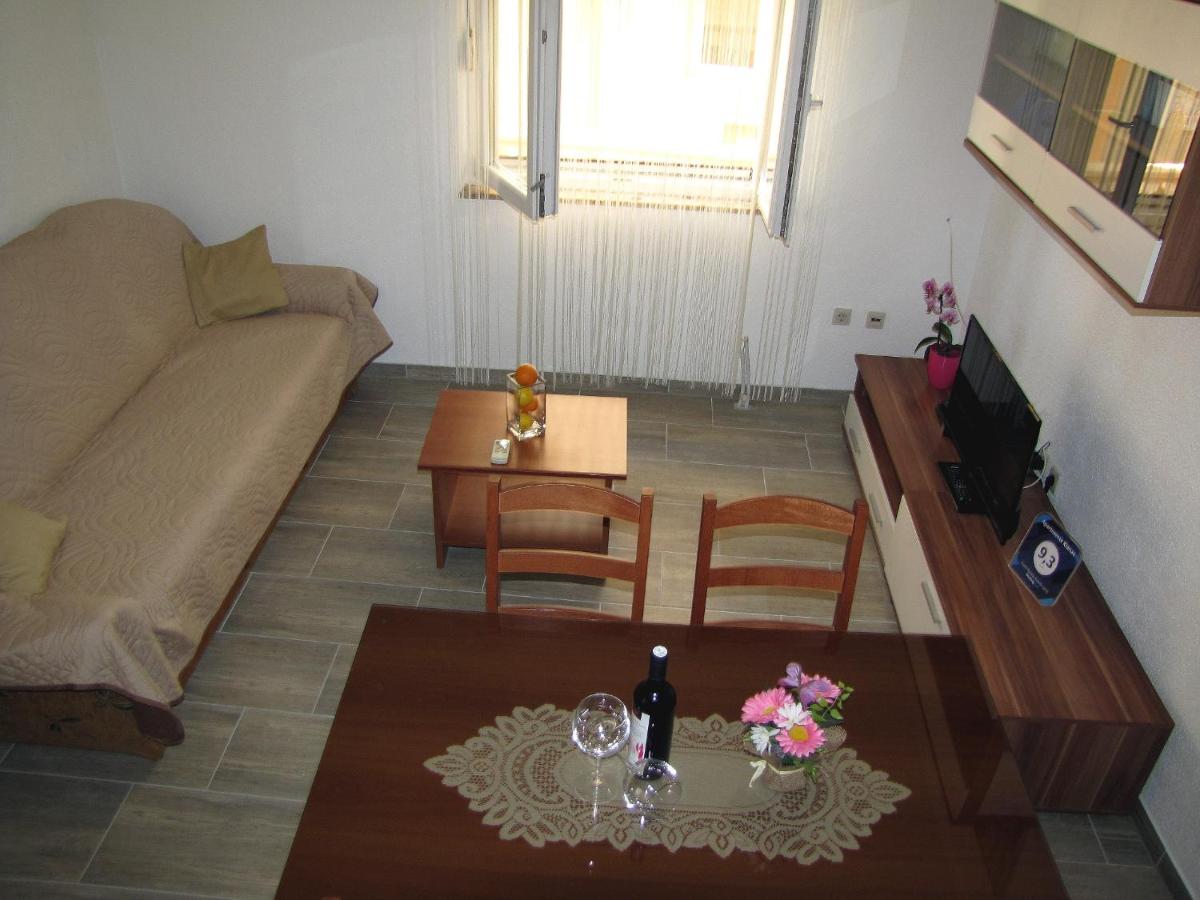 Two-Bedroom Apartment - Photo 3