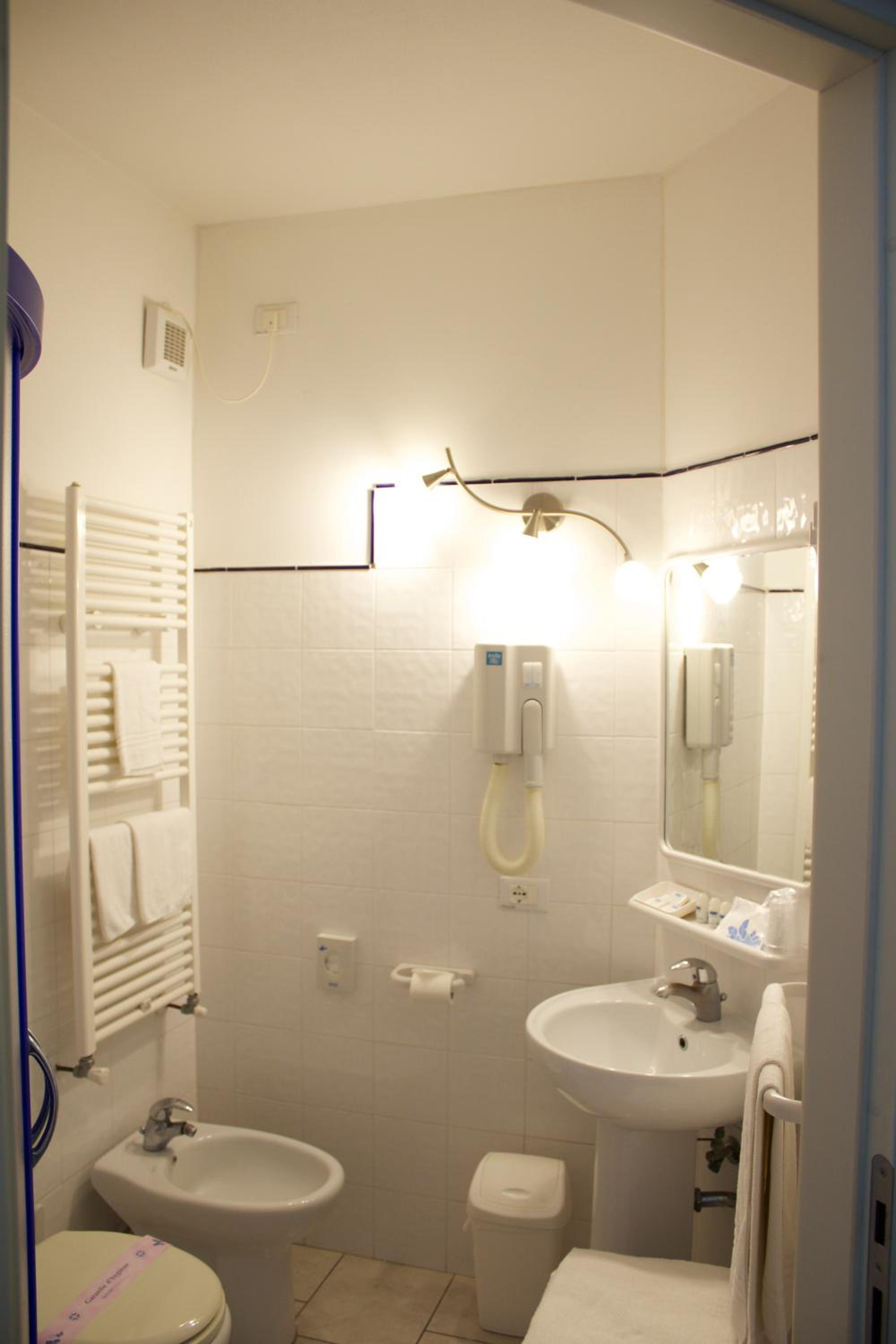 Quadruple Room with Balcony photo 2