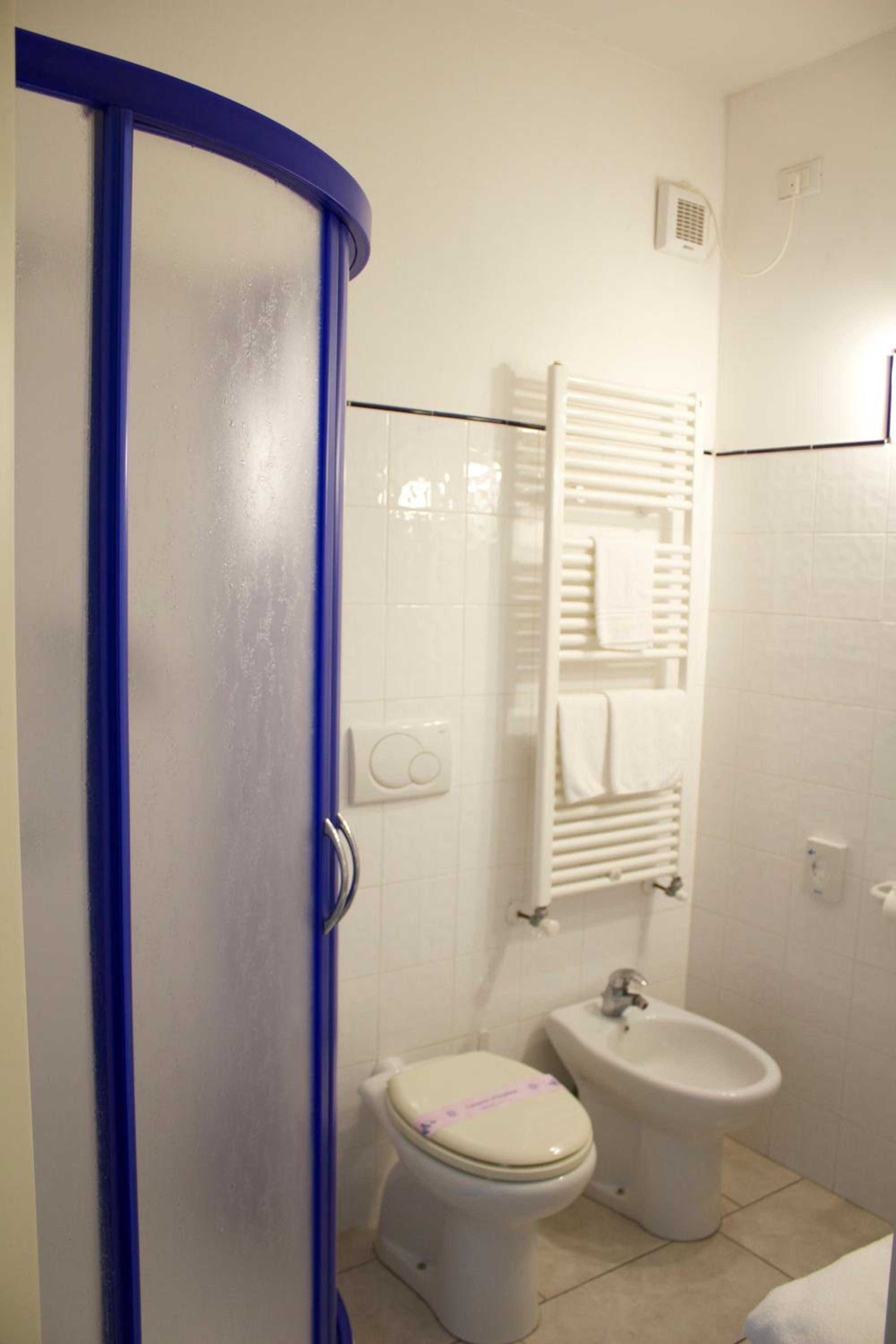 Quadruple Room with Balcony photo 3