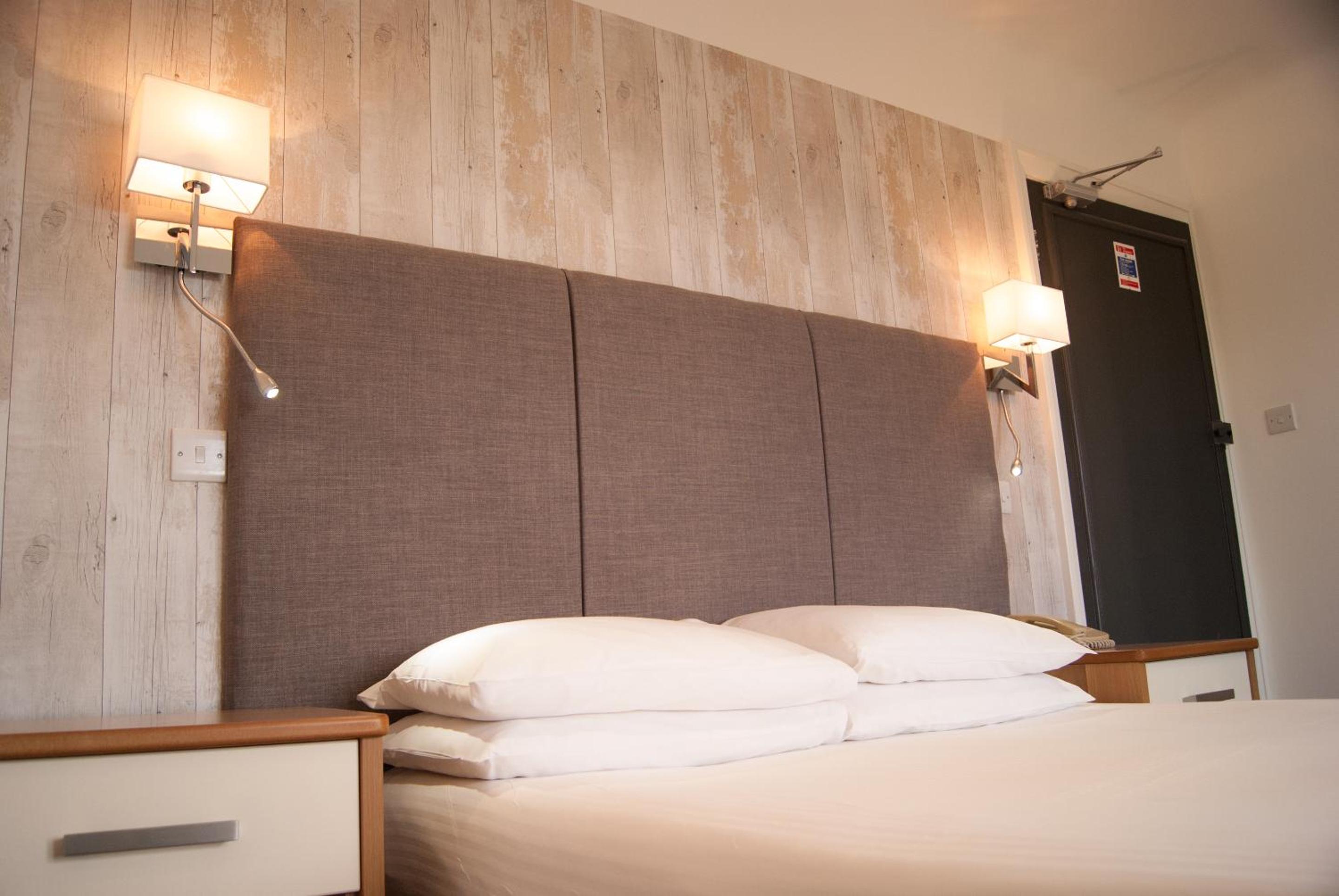 Standard Double Room - Photo 3