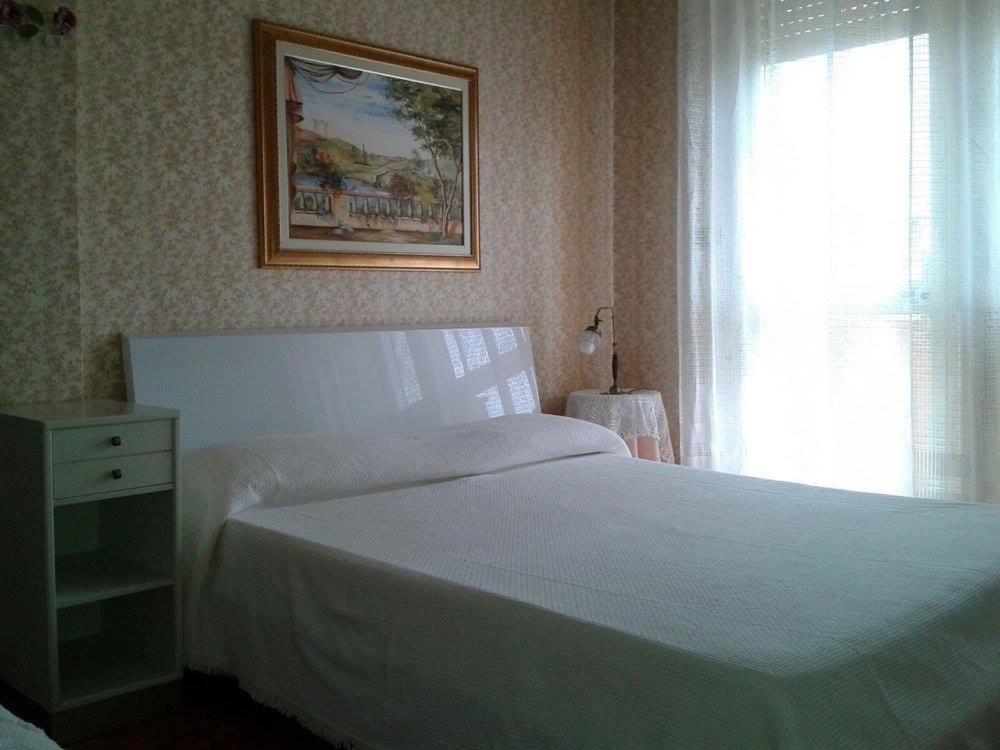 Deluxe Double Room with Shared Bathroom photo 2