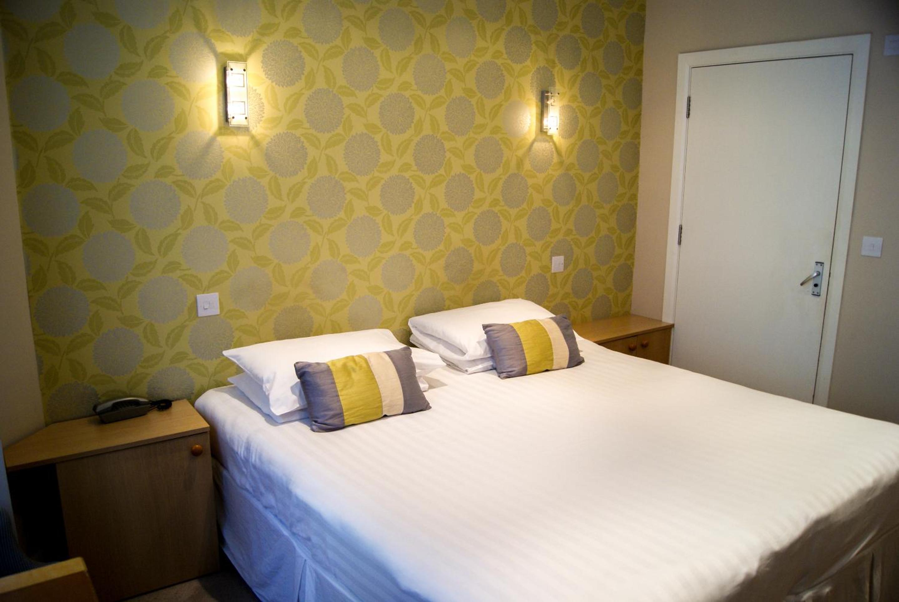 Standard Family Room (2 Adults + 2 Children) - Photo 4