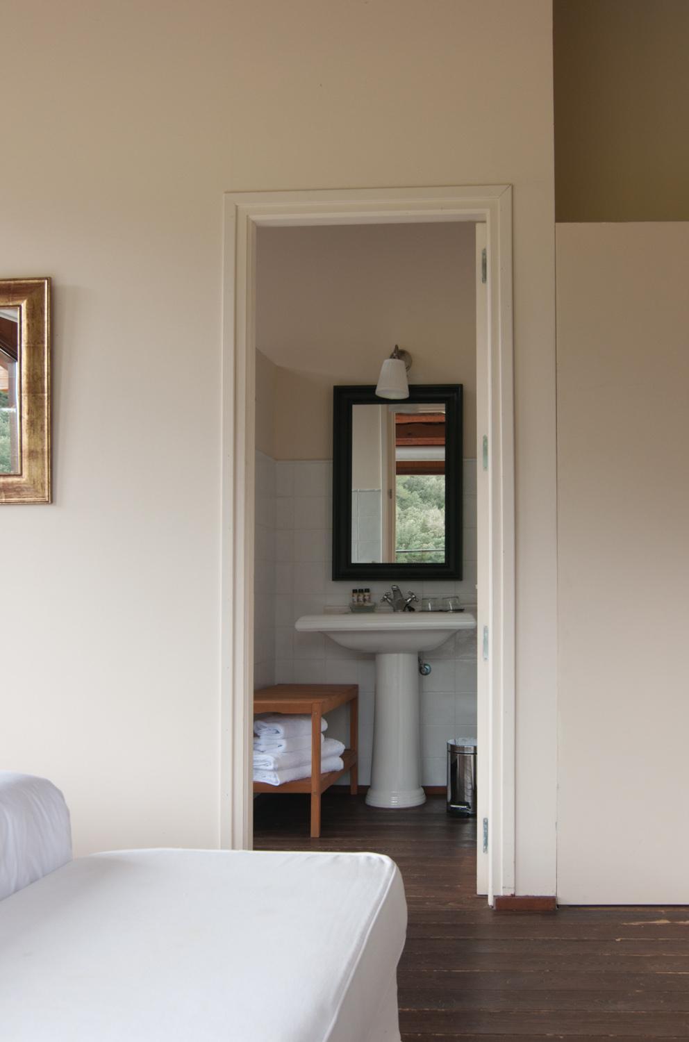 Double Room with Garden View - Photo 3