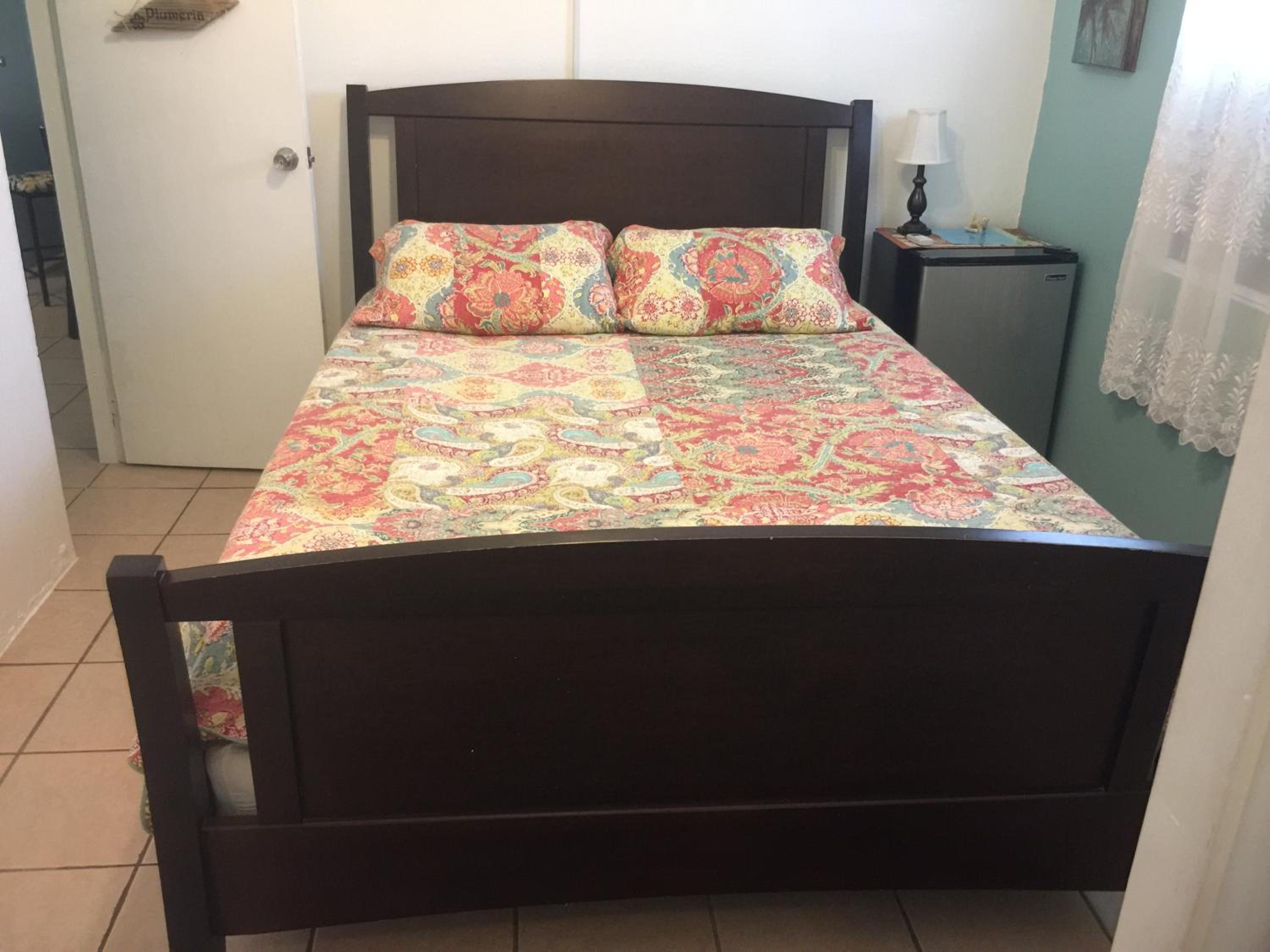 Queen Room photo 2