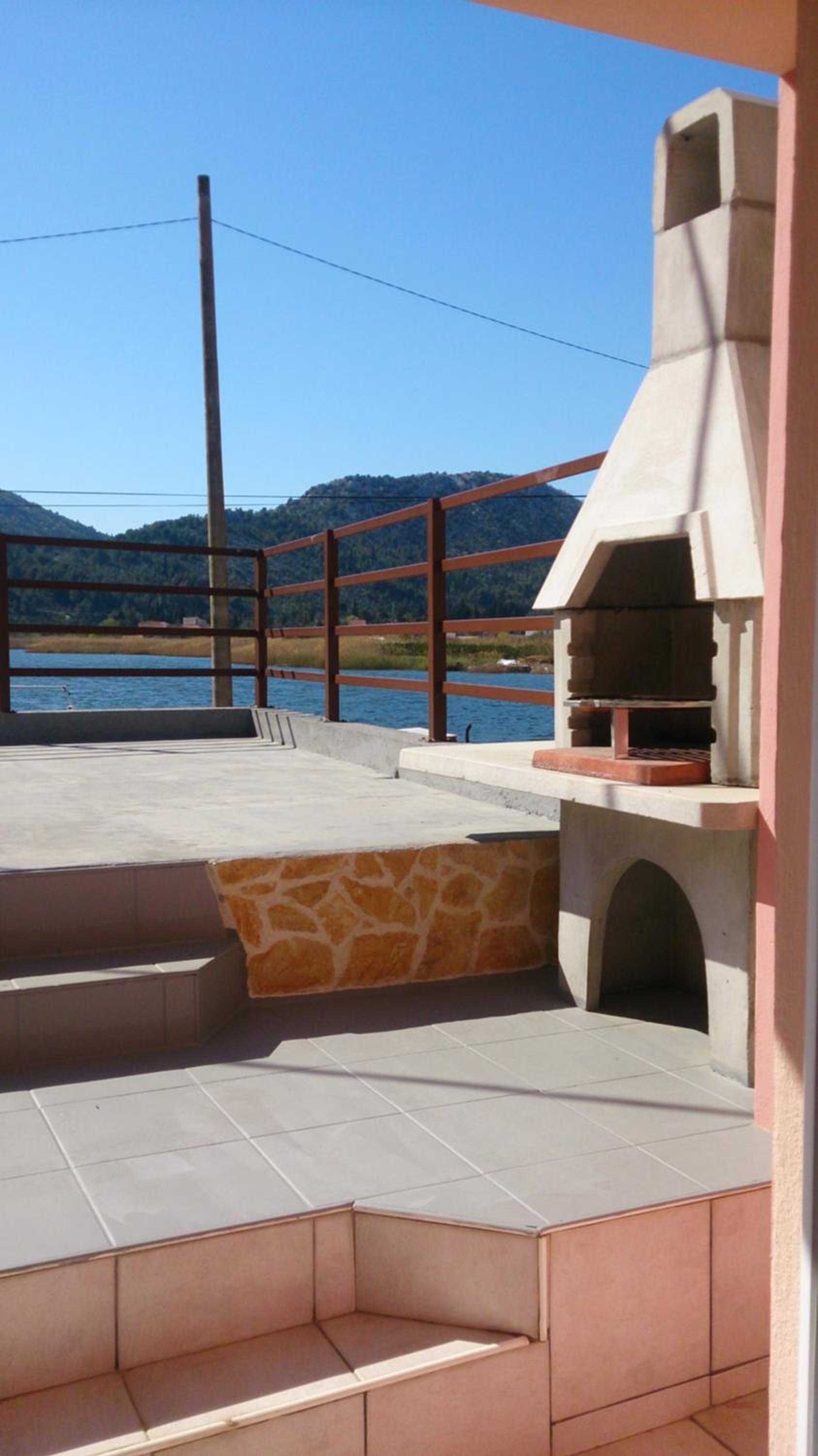 Apartment with Lake View photo 3