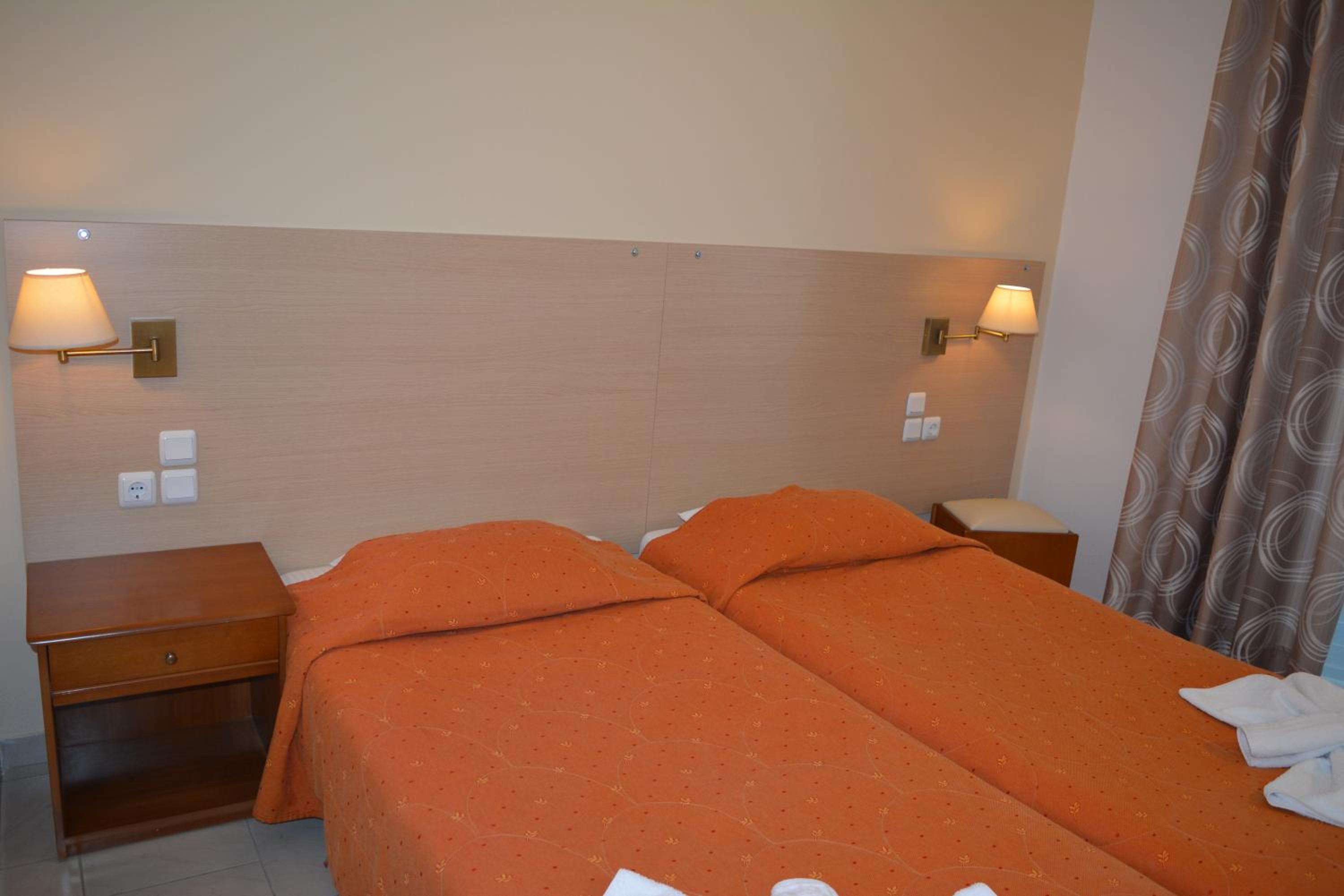 Standard Twin Room photo 3