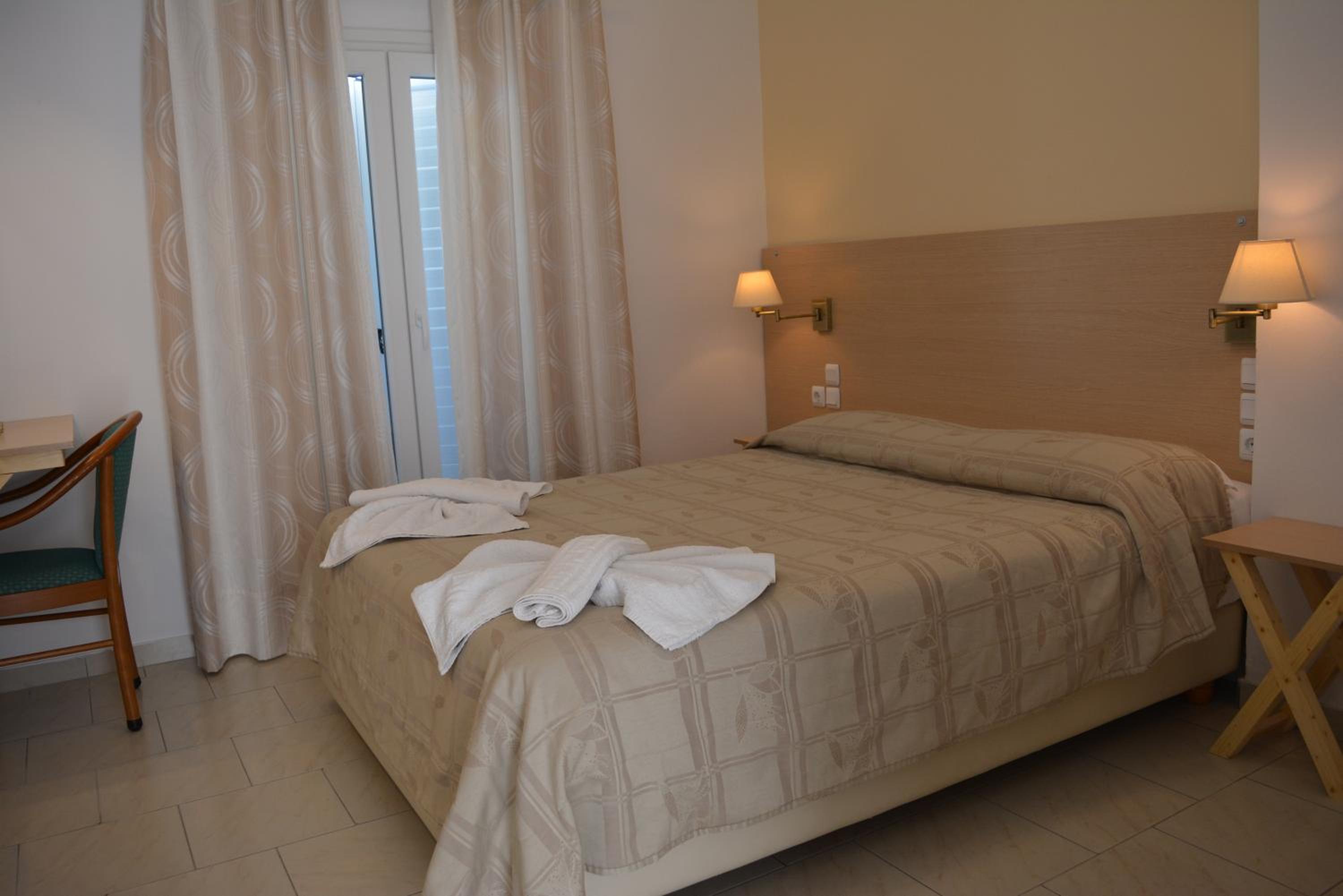 Double Room - Photo 2