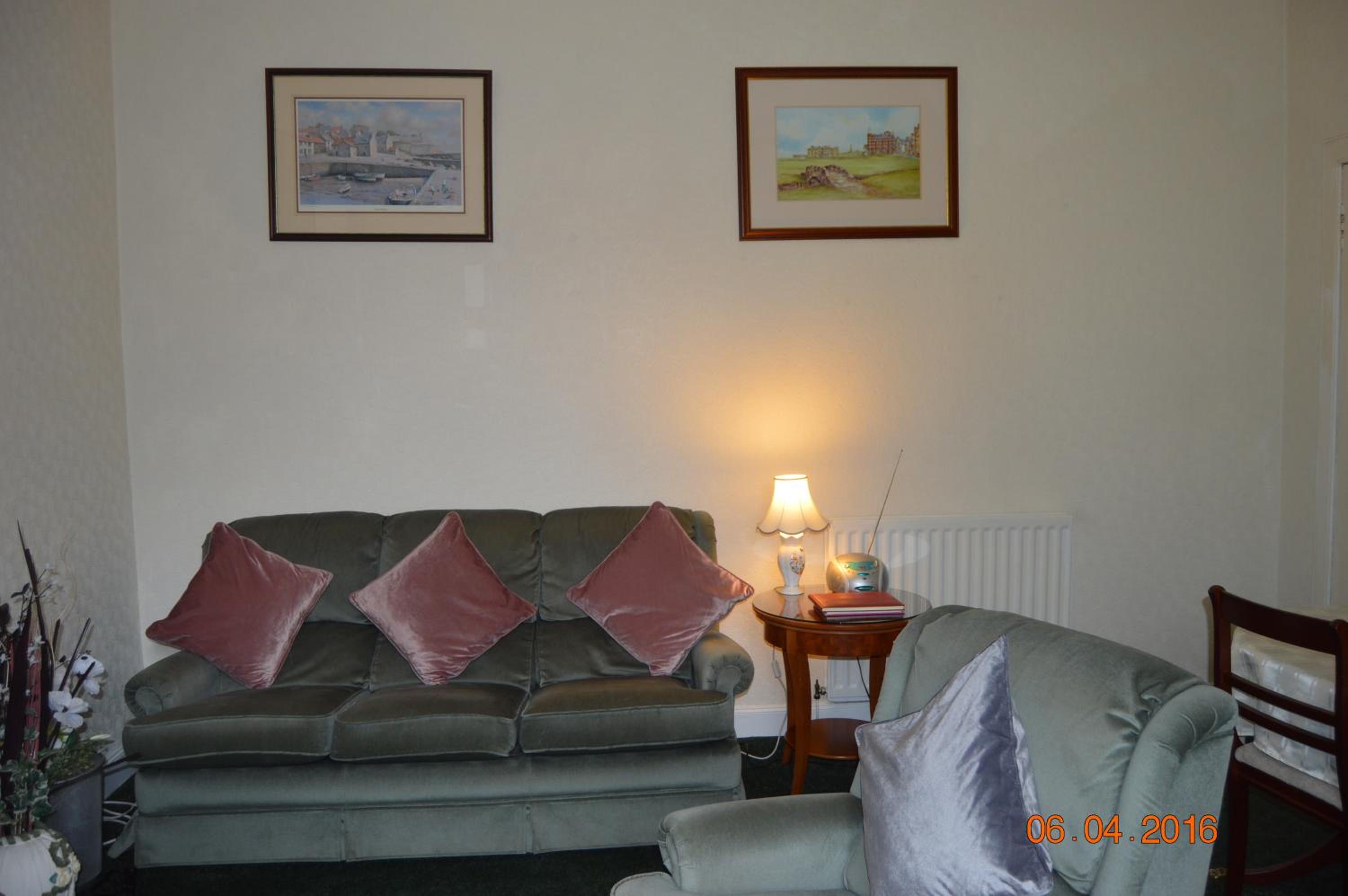 Two-Bedroom House photo 2