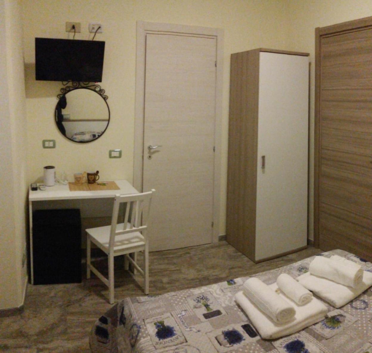 Single Room photo 1
