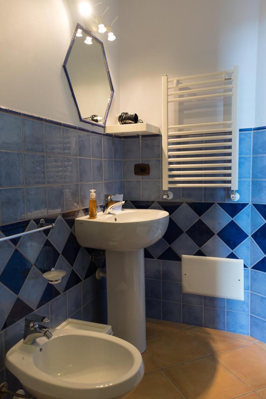 Double Room with Sea View - Photo 9