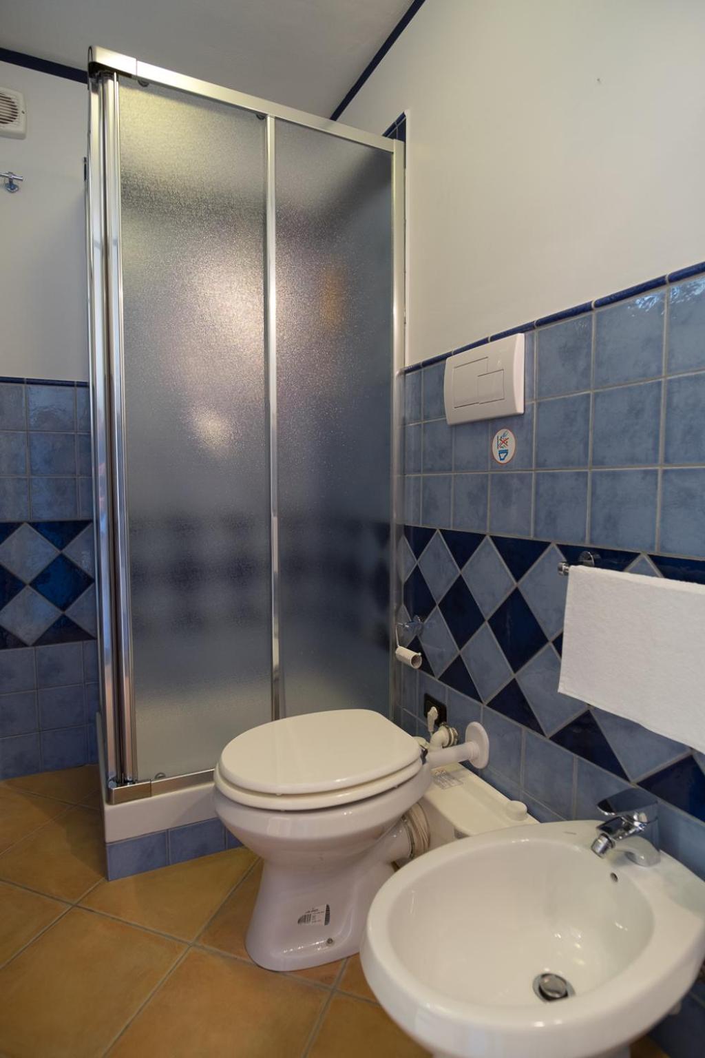 Double Room with Sea View - Photo 10