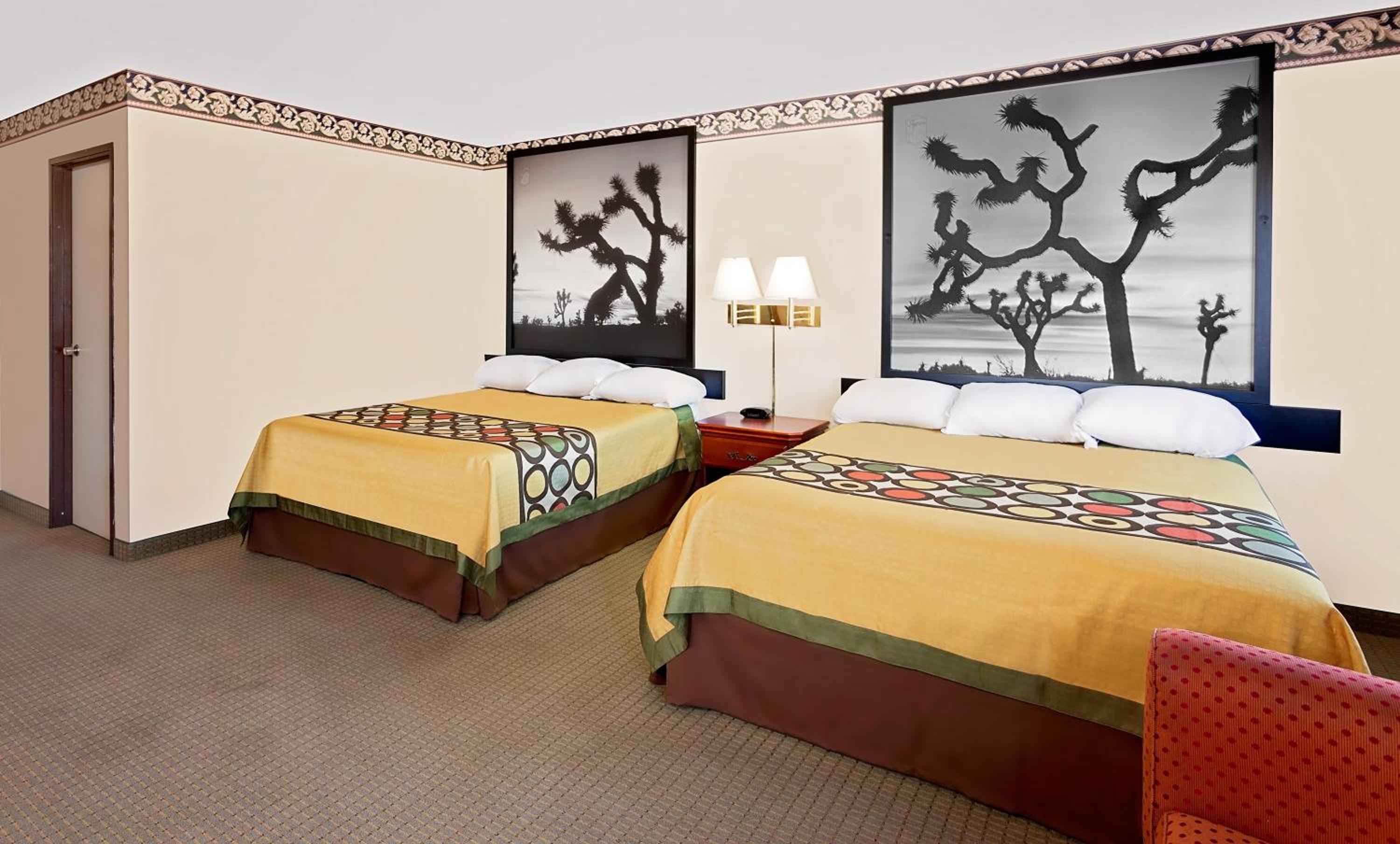 Suite with One King Bed and One Queen Bed - Non-Smoking - Photo 5