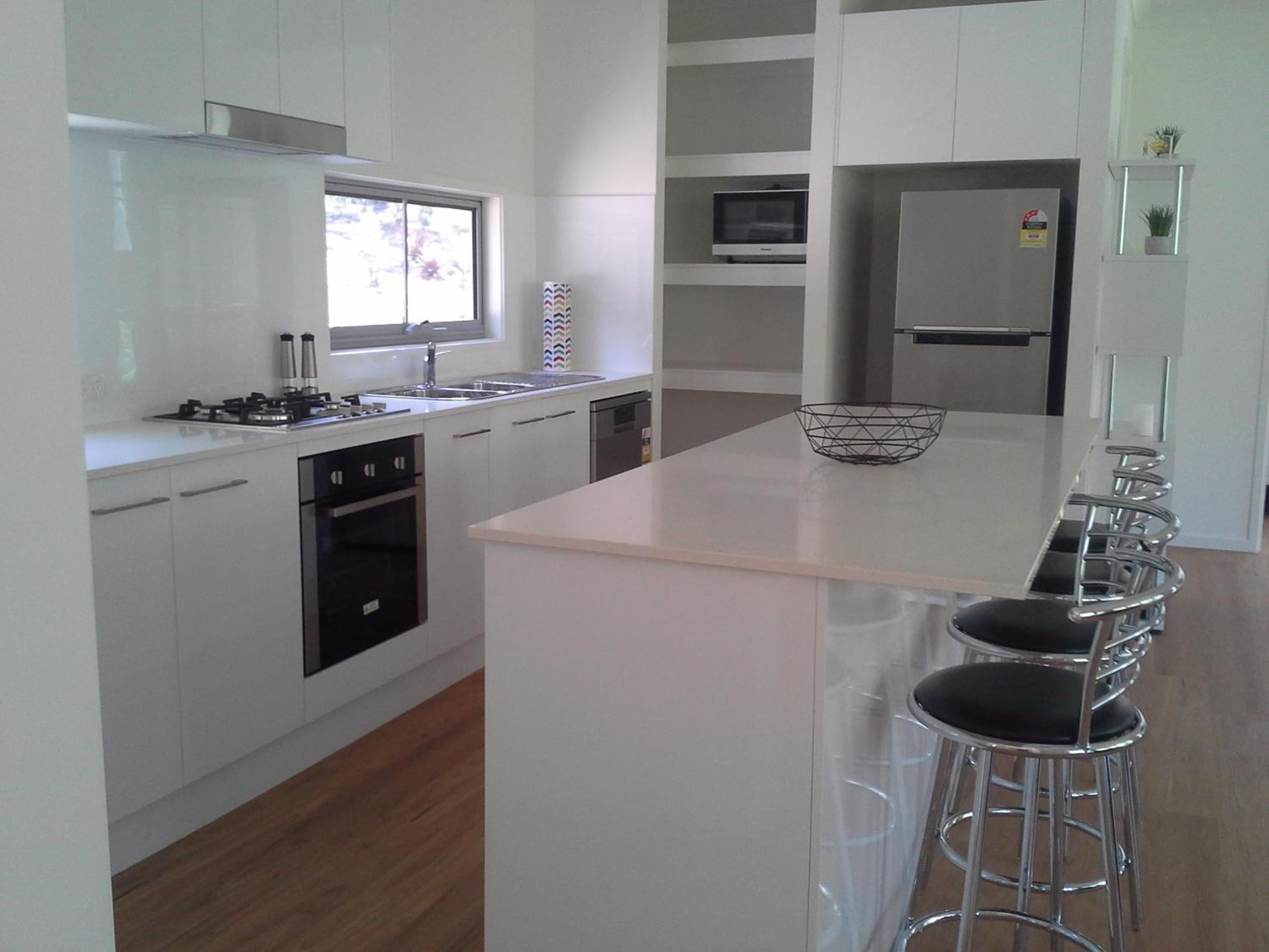 Two-Bedroom House - Photo 5