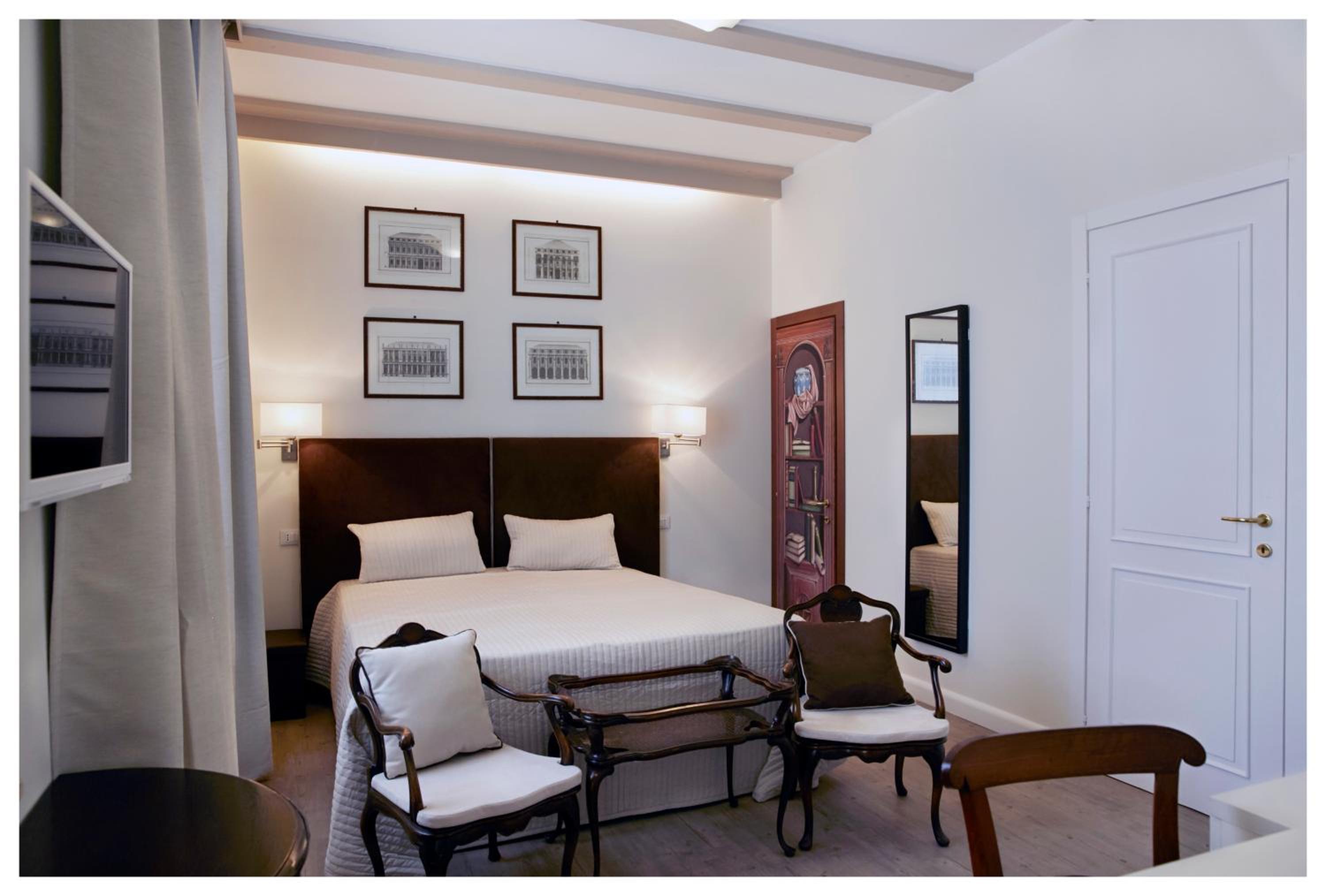 Double or Twin Room with Private Bathroom photo 1