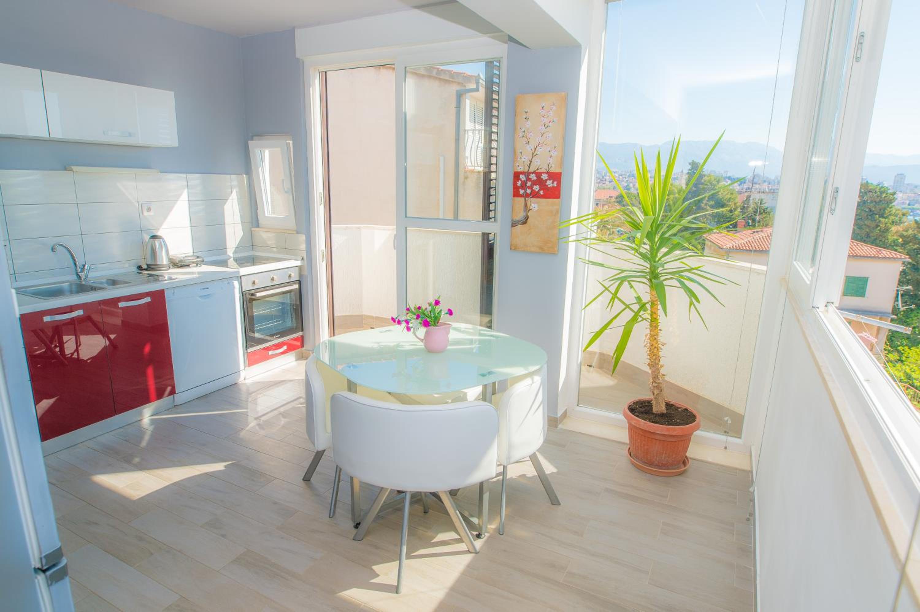 Apartment with Sea View - Photo 30