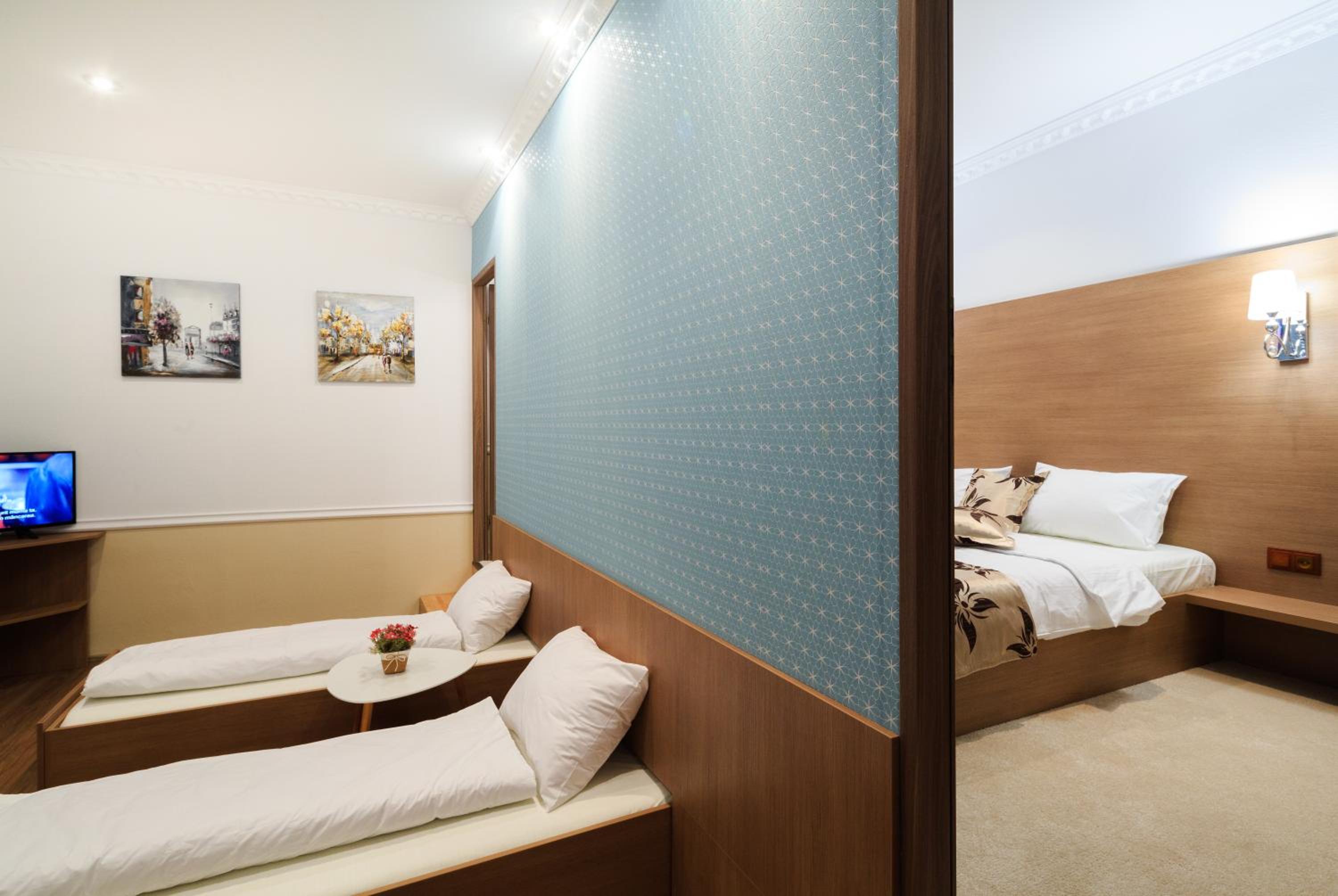 One-Bedroom Suite - Photo 13