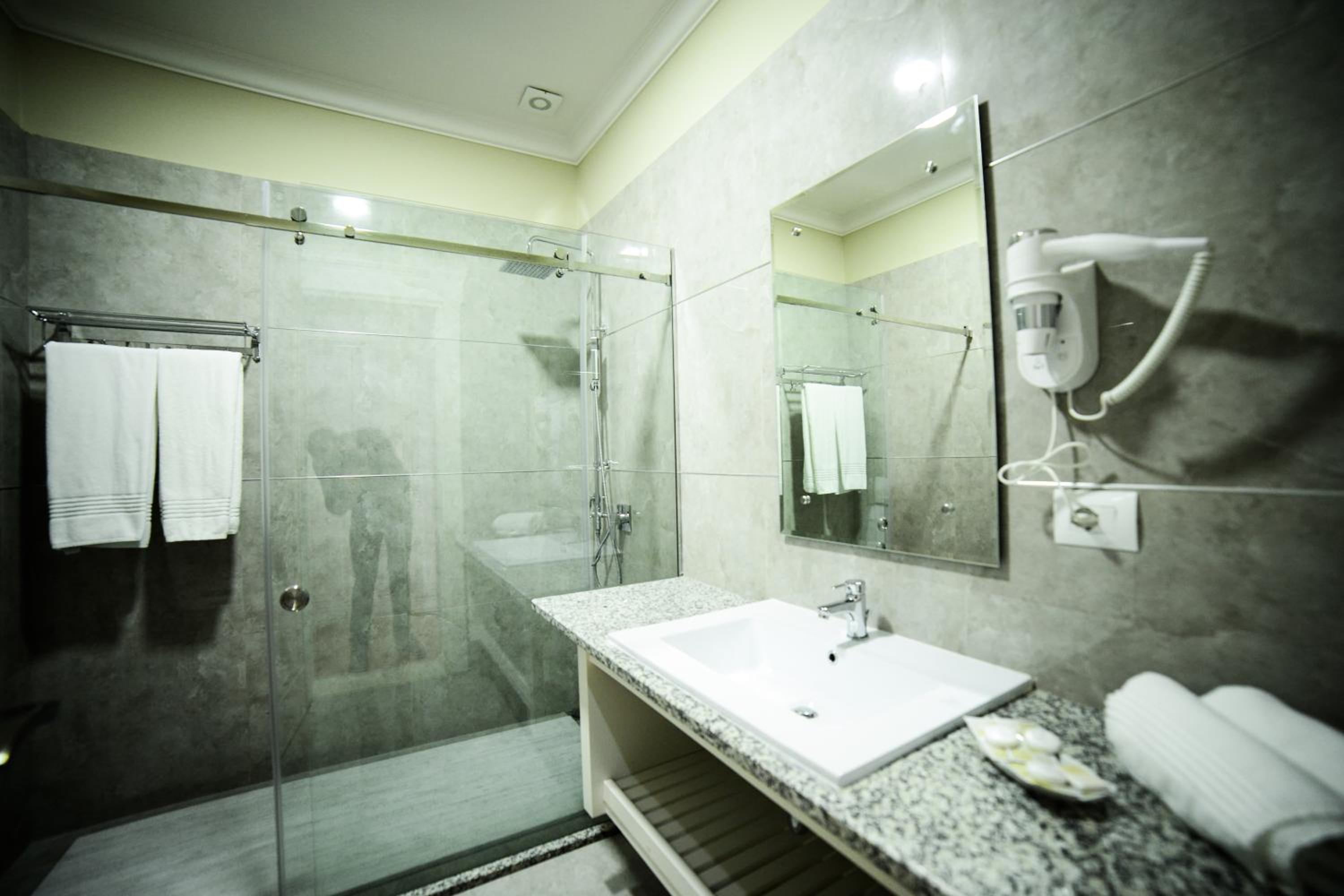 Luxury Triple Room photo 3