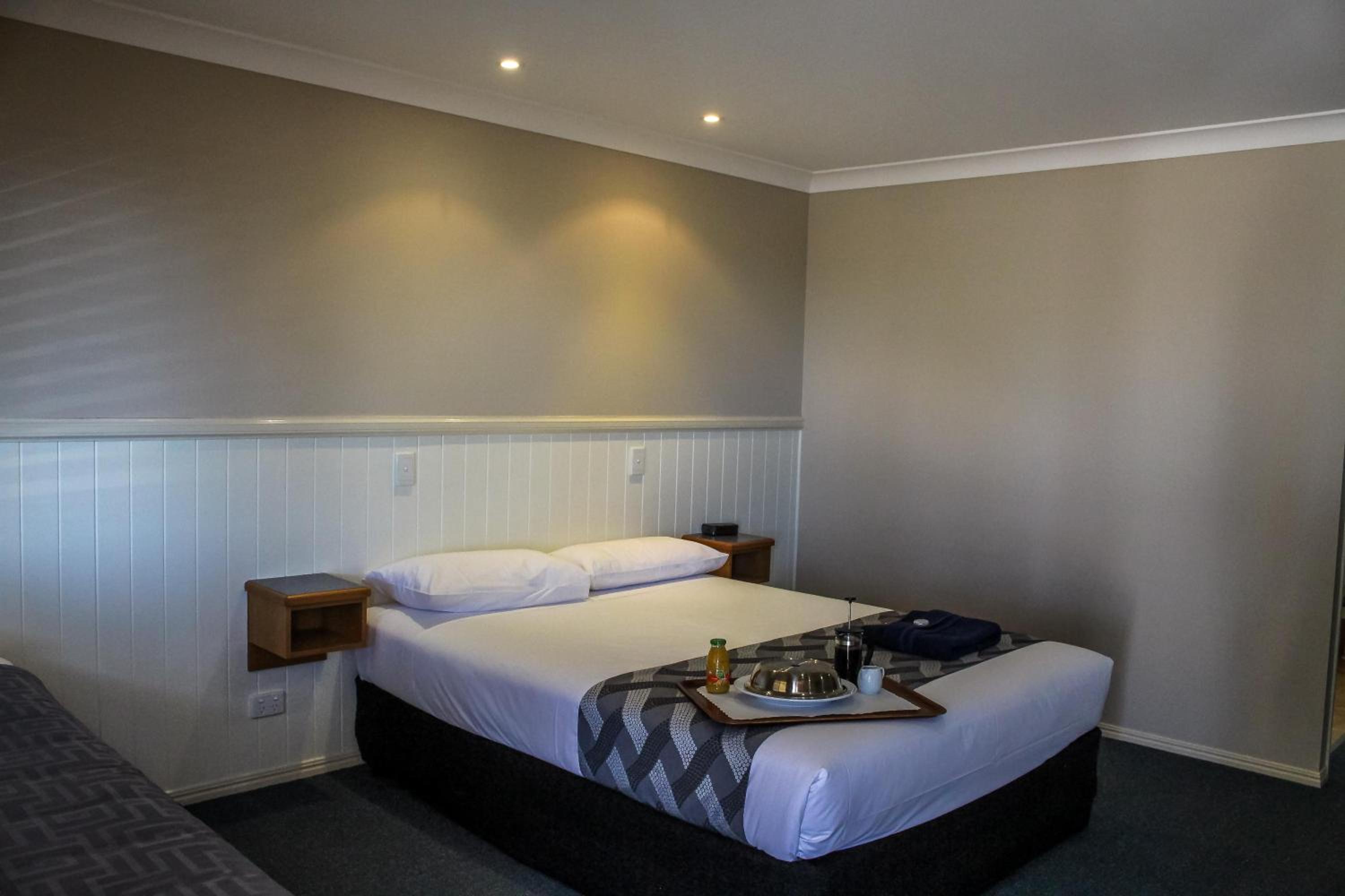 Large Double or Twin Room photo 1