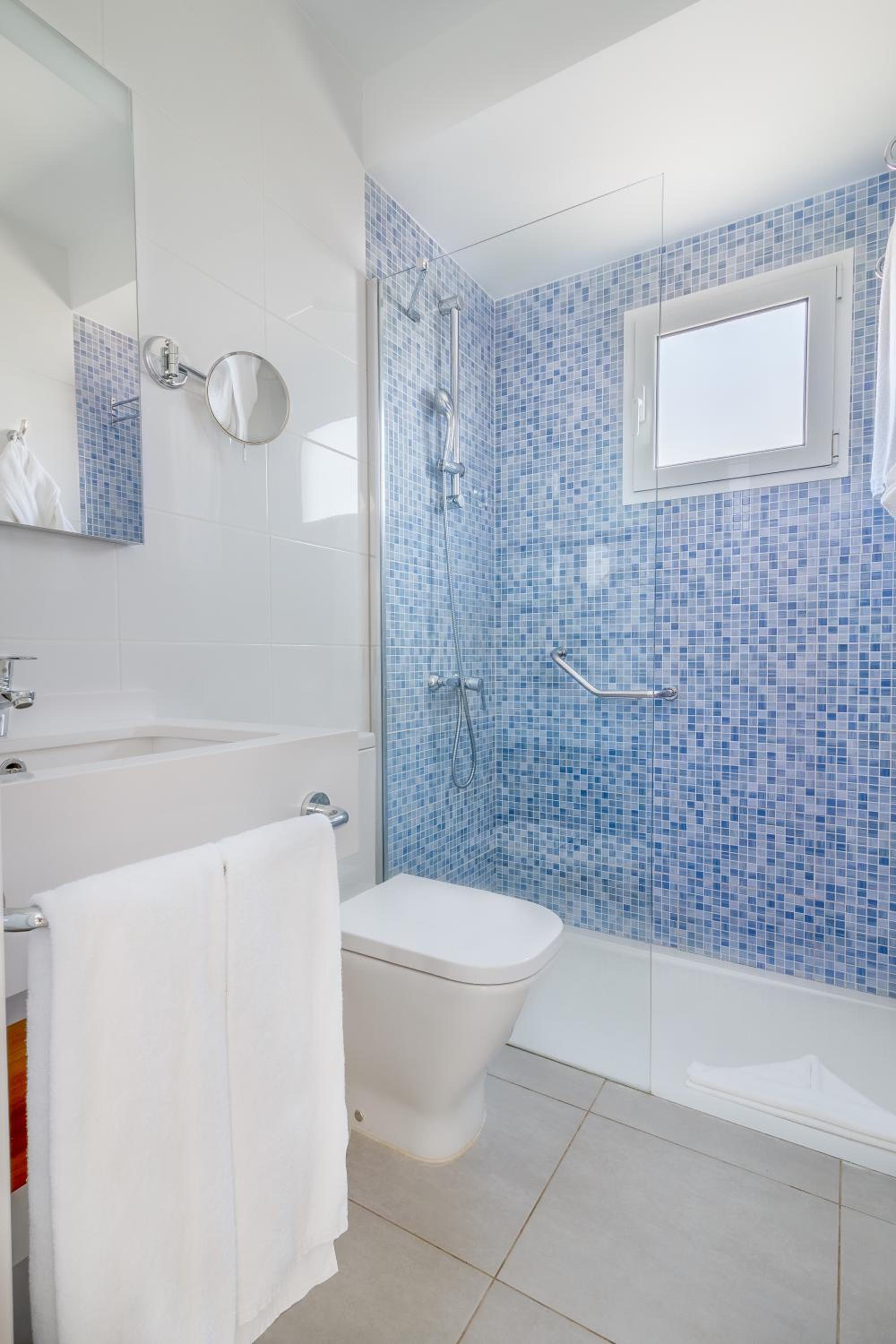 Suite Dúplex con Vista a la Piscina