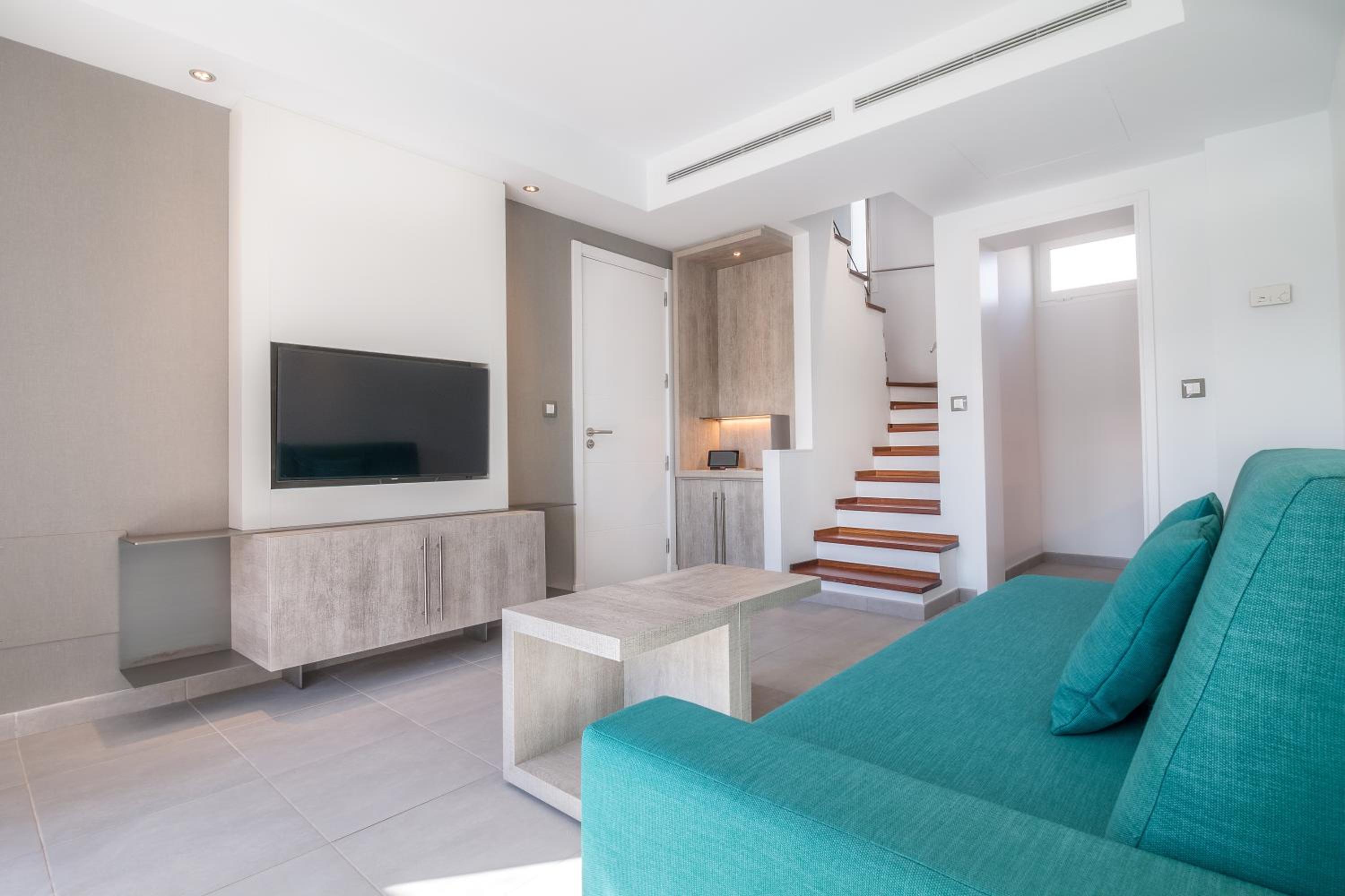 Suite Dúplex con Vista a la Piscina