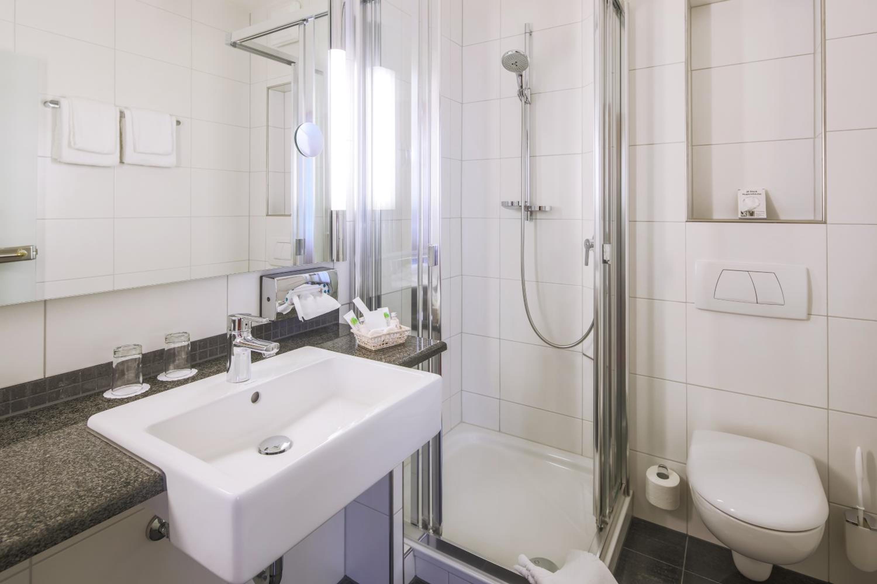Standard Double Room - Photo 2