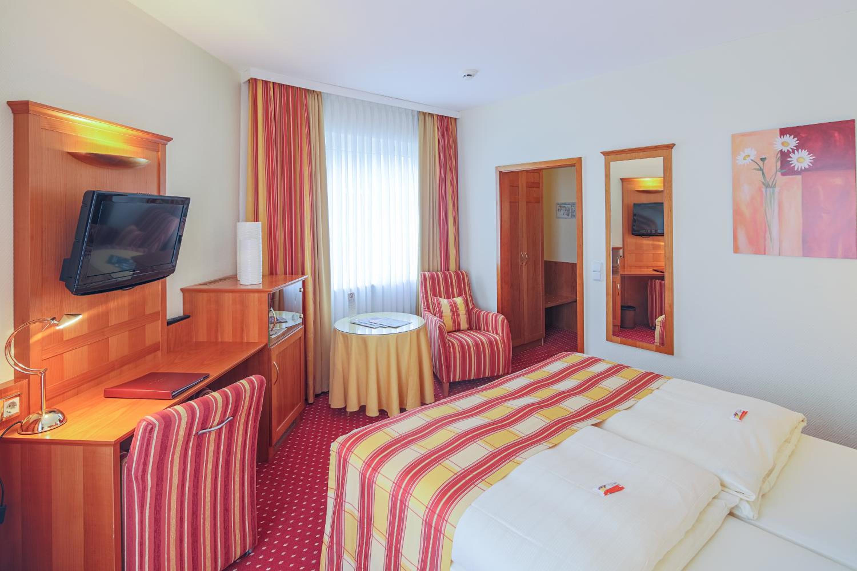 Standard Double Room - Photo 3